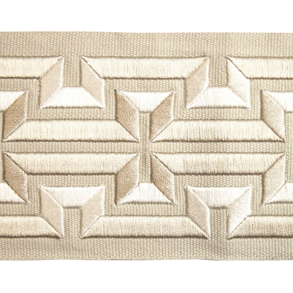 BD132 Border 4" â Ivory