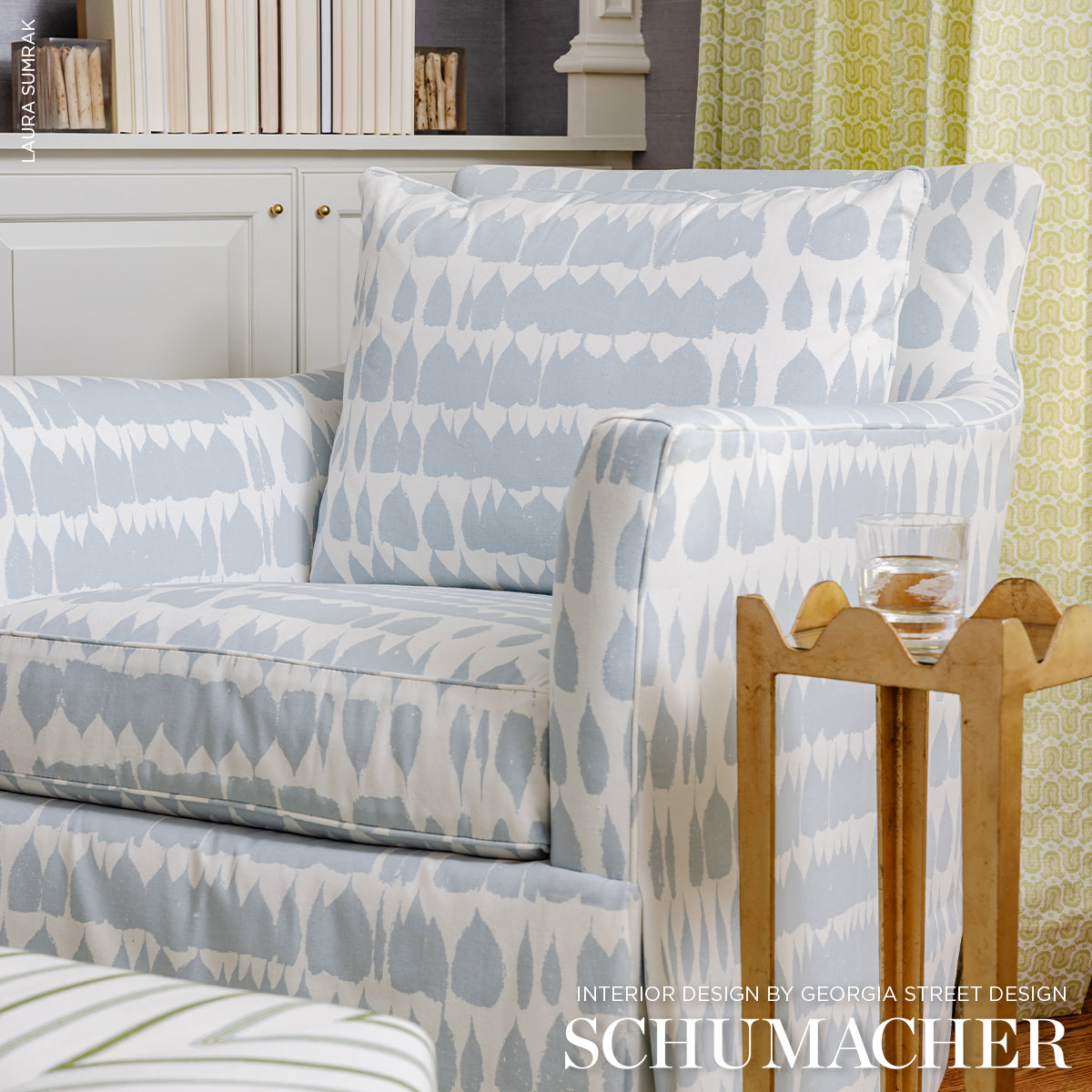 QUEEN-OF-SPAIN-SKY-SCHUMACHER-175206 - Schumacher Fabric