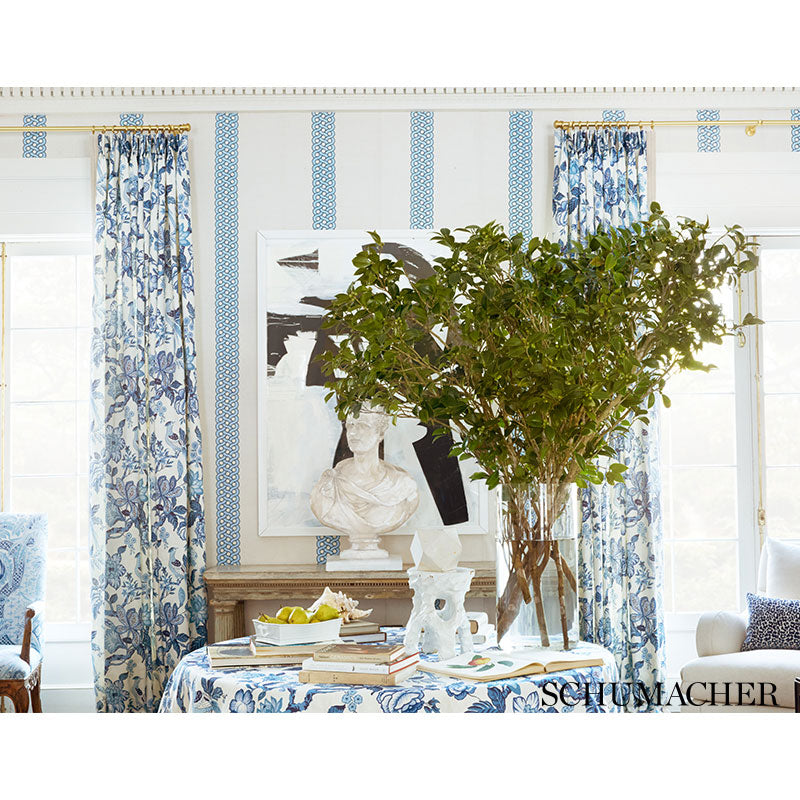 HUNTINGTON-GARDENS-BLEU-MARINE-SCHUMACHER-175560 - Schumacher Fabric