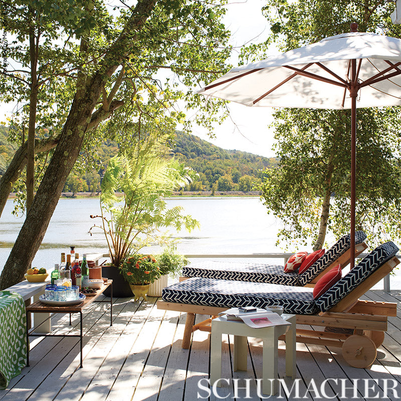 CHEVRON-INDOOR-OUTDOOR-NAVY-SCHUMACHER-176692 - Schumacher Fabric
