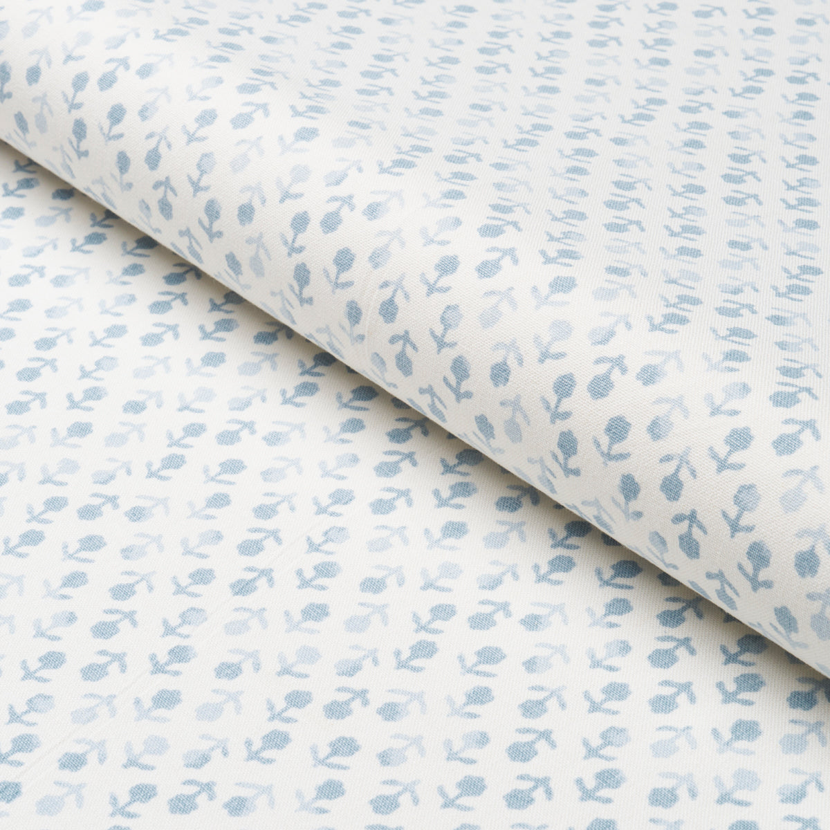 BEATRIZ-HANDPRINT-SKY-SCHUMACHER-179353 - Schumacher Fabric