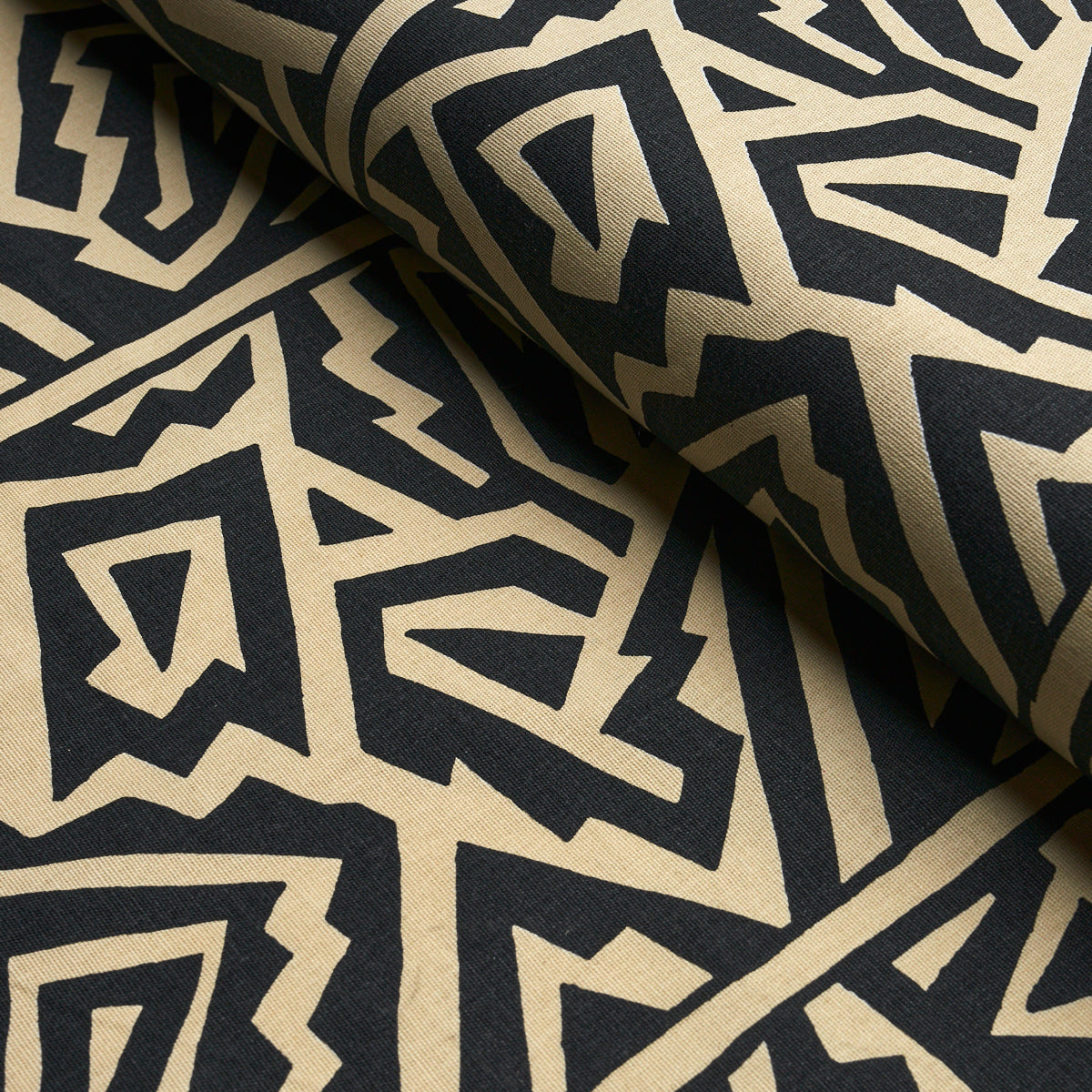 JAGGED-MAZE-BLACK-SCHUMACHER-180320