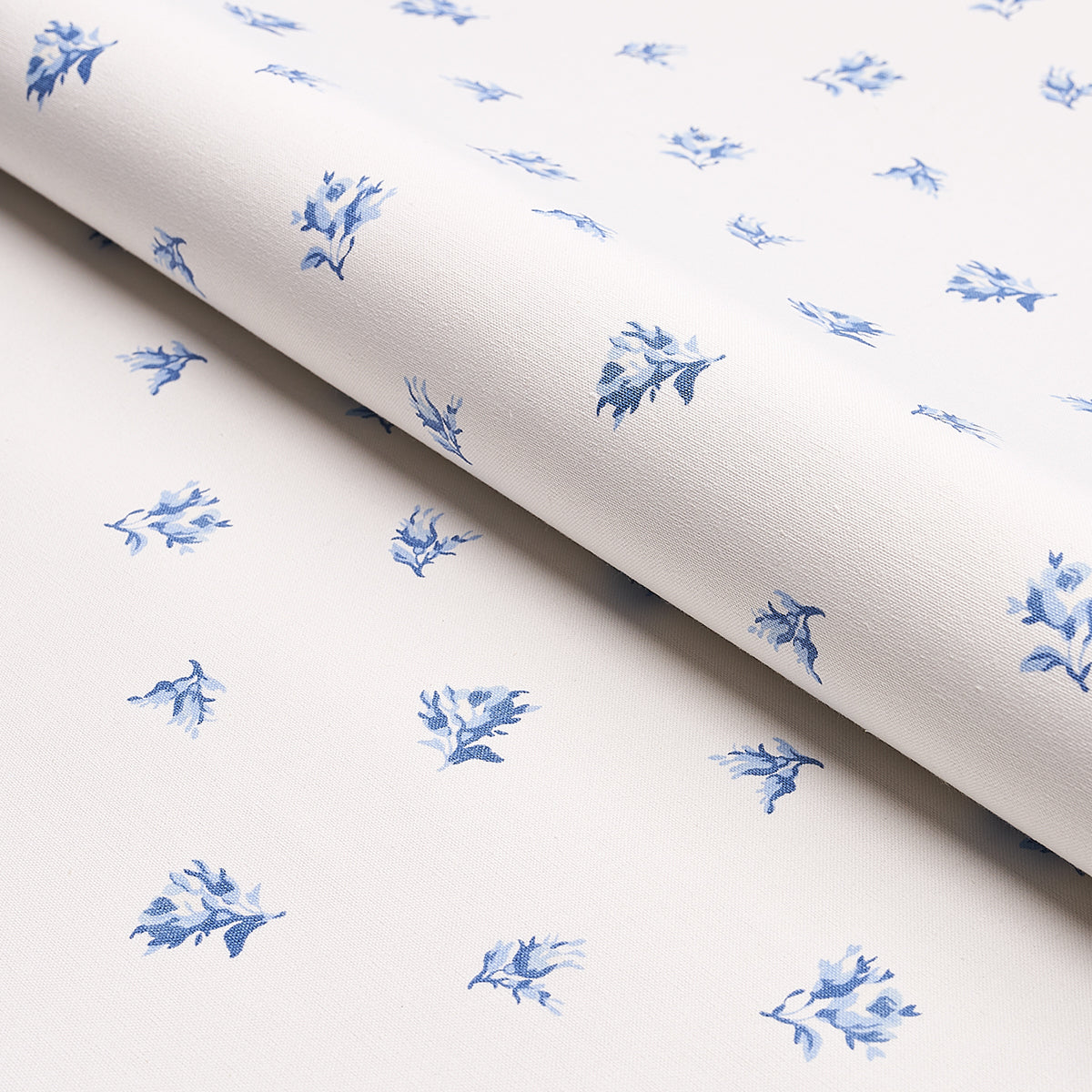MARGIE-FLORAL-PORCELAIN-SCHUMACHER-180840 - Schumacher Fabric