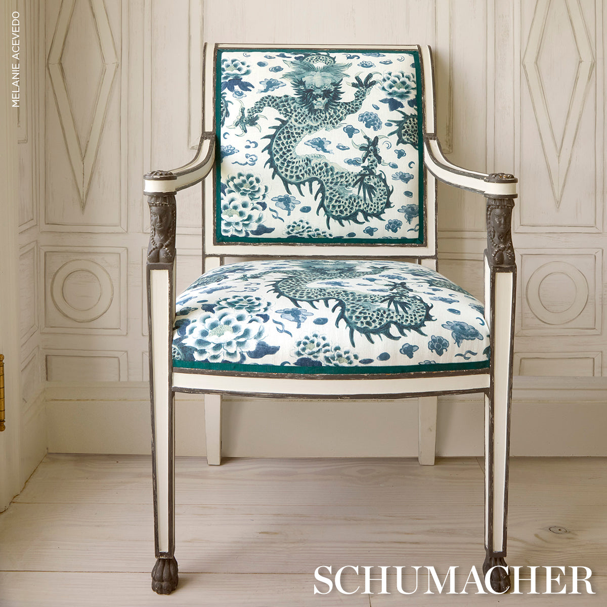 EMPRESS-DRAGON-DELFT-SCHUMACHER-181030 - Schumacher Fabric