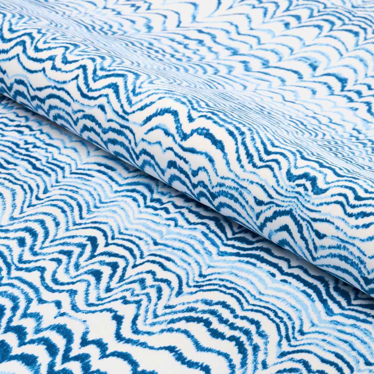 INK-WAVE-PRINT-INDOOR-OUTDOOR-INDIGO-SCHUMACHER-181050 - Schumacher Fabric