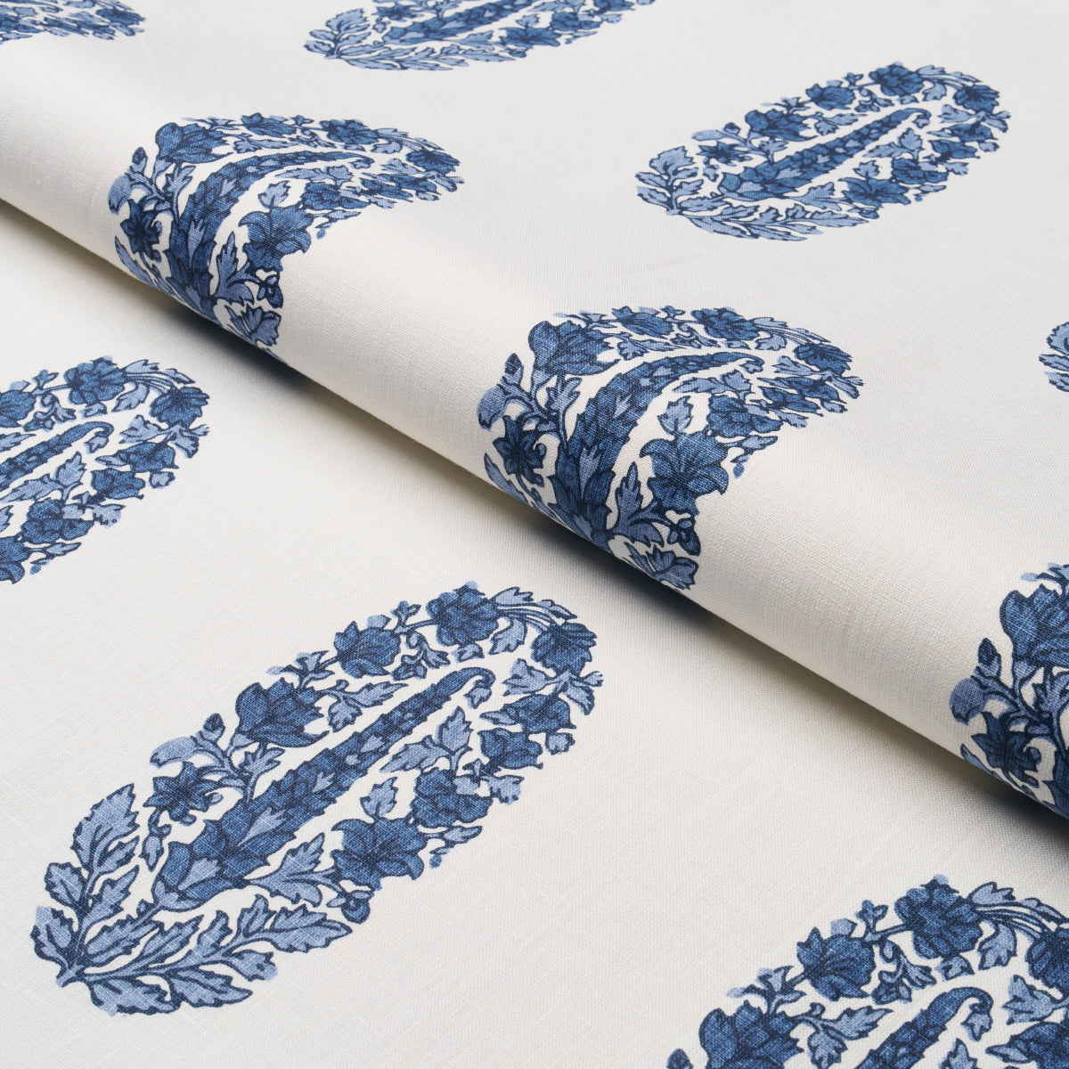 ASKANDRA-FLOWER-DELFT-SCHUMACHER-181361 - Schumacher Tela