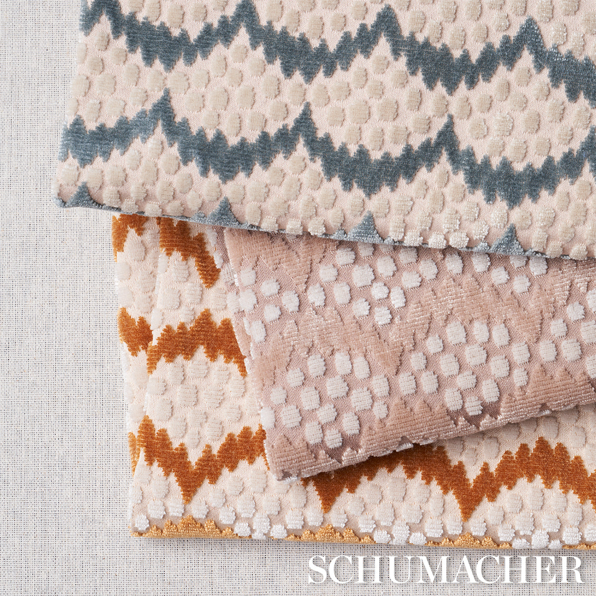 POLLEN-CUT-VELVET-SOFT-CLAY-SCHUMACHER-181422 - Schumacher Tela