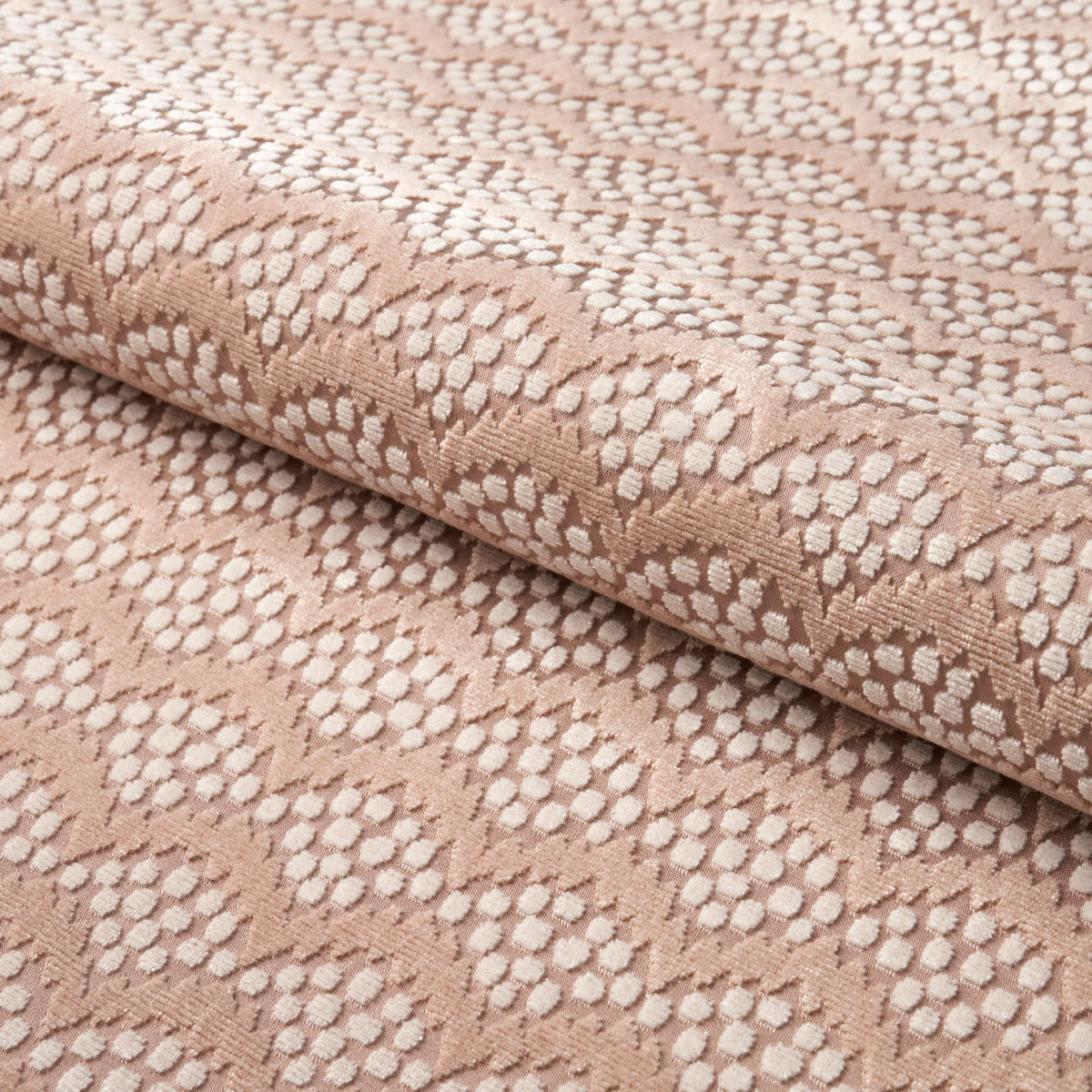 POLLEN-CUT-VELVET-SOFT-CLAY-SCHUMACHER-181422 - Schumacher Tela