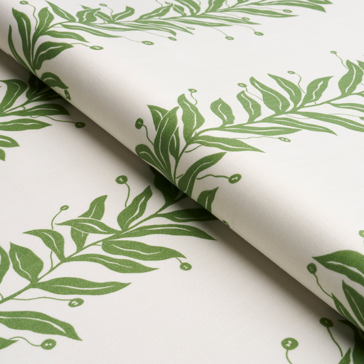 TENDRIL-STRIPE-INDOOR-OUTDOOR-LEAF-SCHUMACHER-181672 - Schumacher Tela