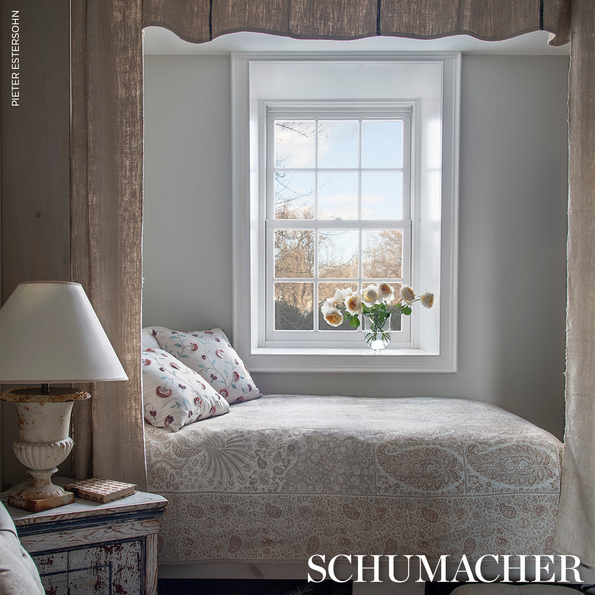 COLMERY-PAISLEY-PANEL-PARCHMENT-SCHUMACHER-181820 - Schumacher Tela