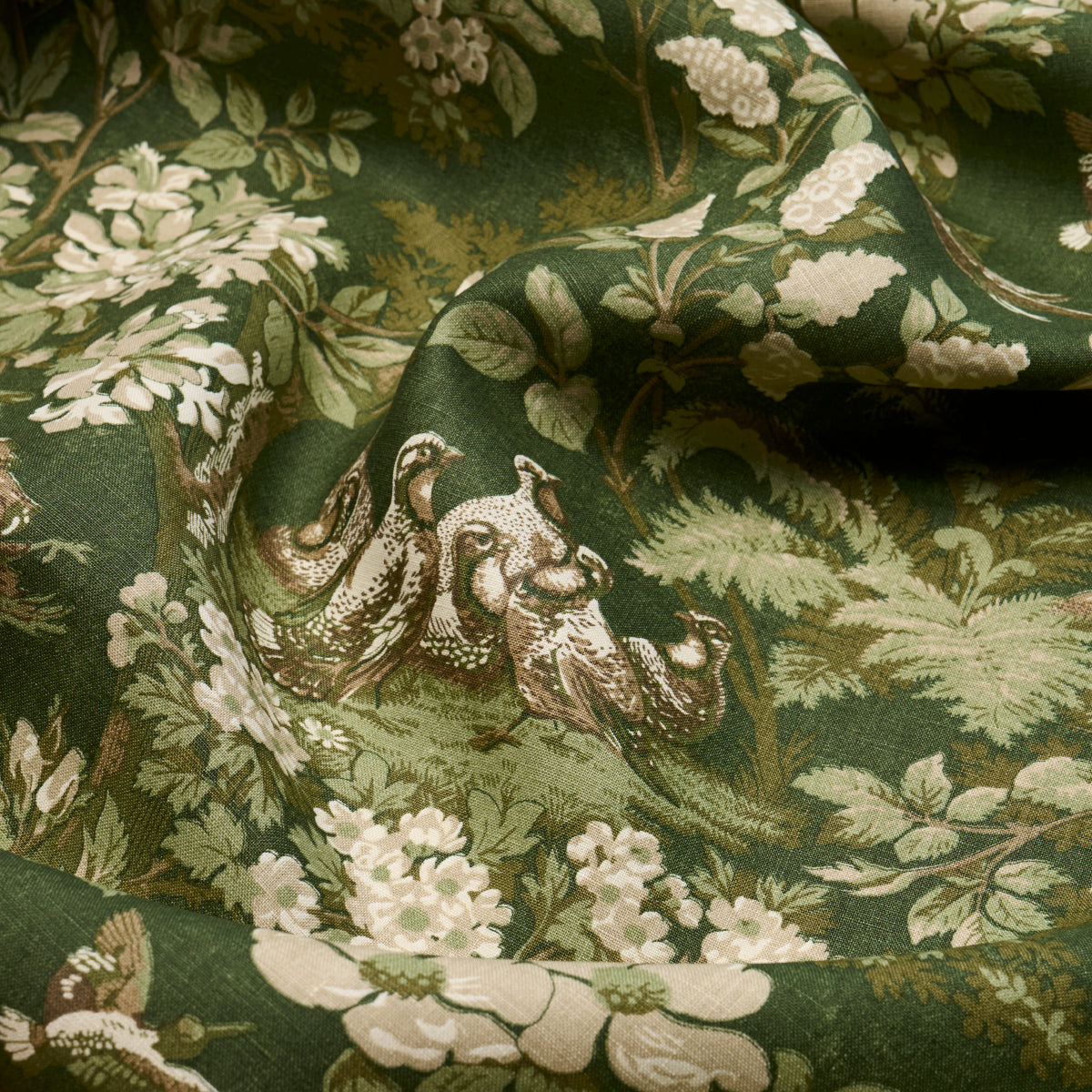 HOUND-MEADOW-FOREST-SCHUMACHER-182261 - Schumacher Tela