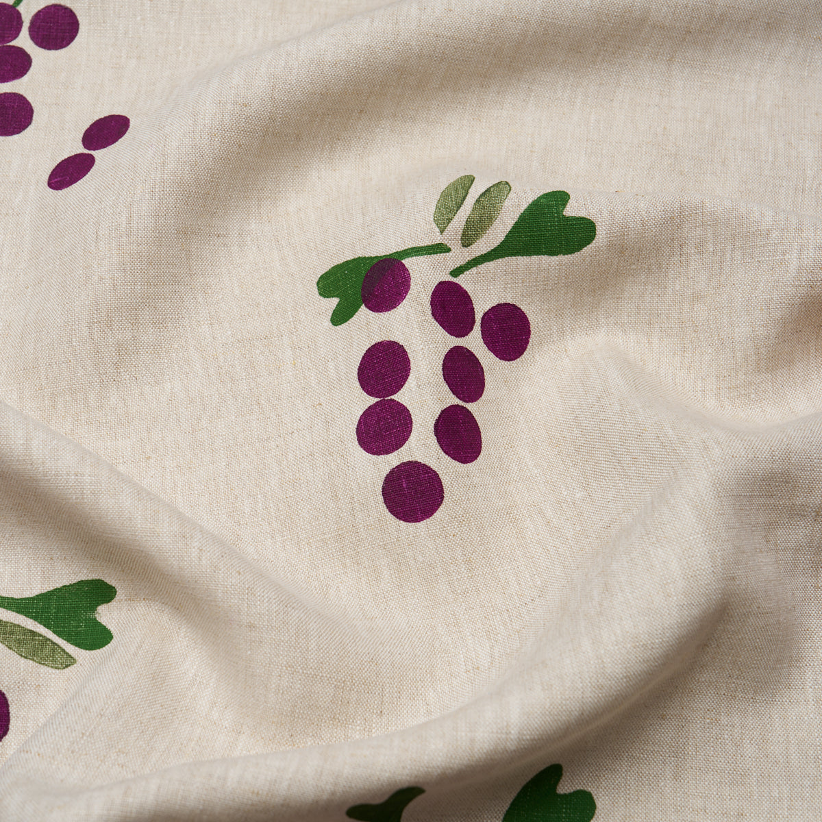 GRAPES-HAND-BLOCK-PRINT-PURPLE-ON-NATURAL-SCHUMACHER-182420 - Schumacher Fabric