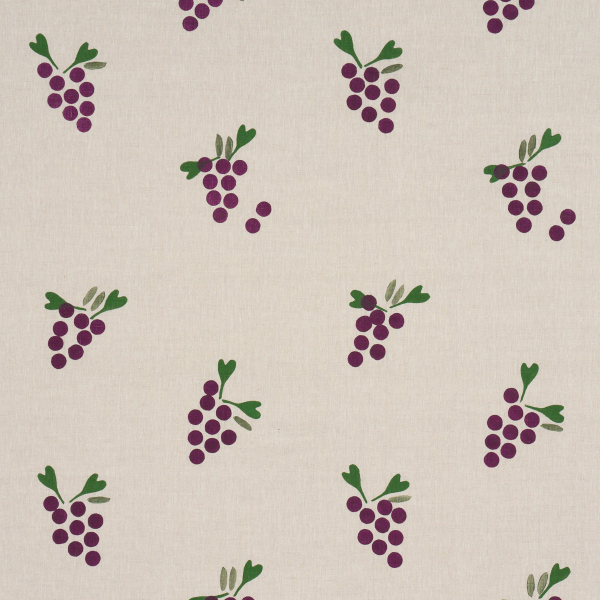 GRAPES-HAND-BLOCK-PRINT-PURPLE-ON-NATURAL-SCHUMACHER-182420 - Schumacher Tela