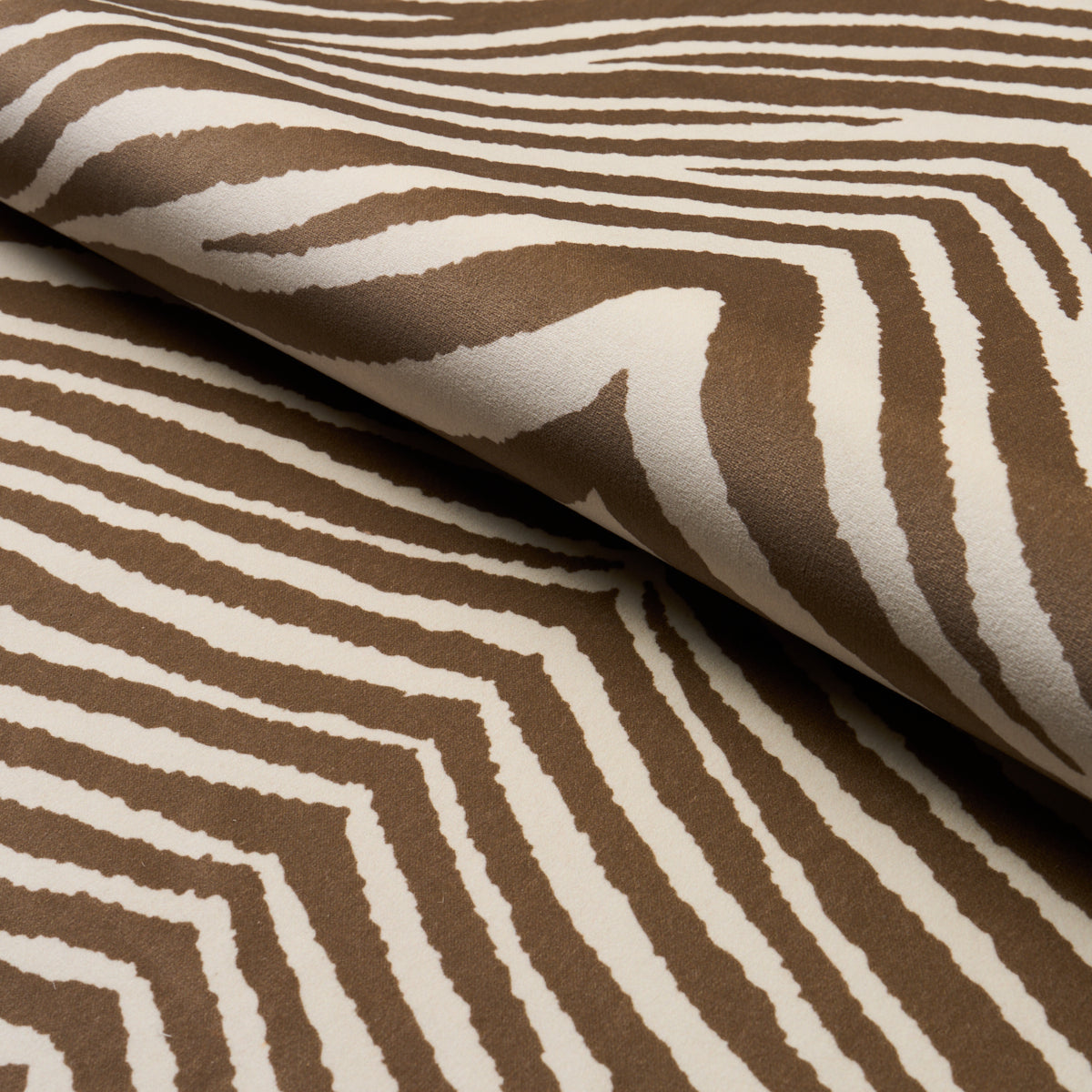 BLIXEN-VELVET-SAFARI-SCHUMACHER-182441 - Schumacher Fabric
