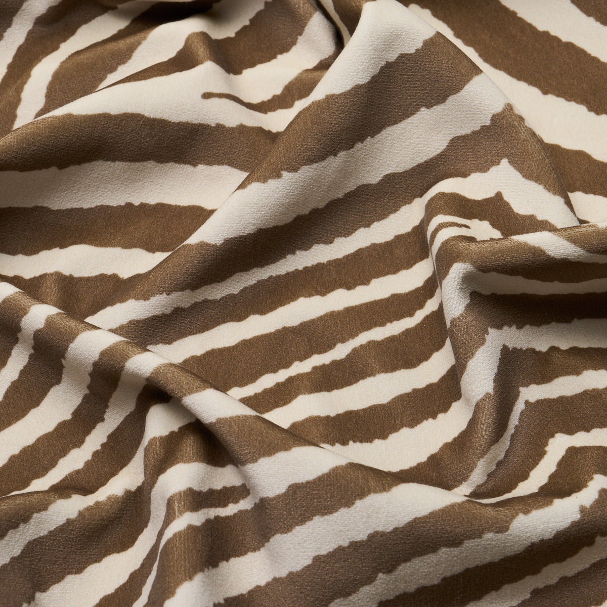 BLIXEN-VELVET-SAFARI-SCHUMACHER-182441 - Schumacher Fabric