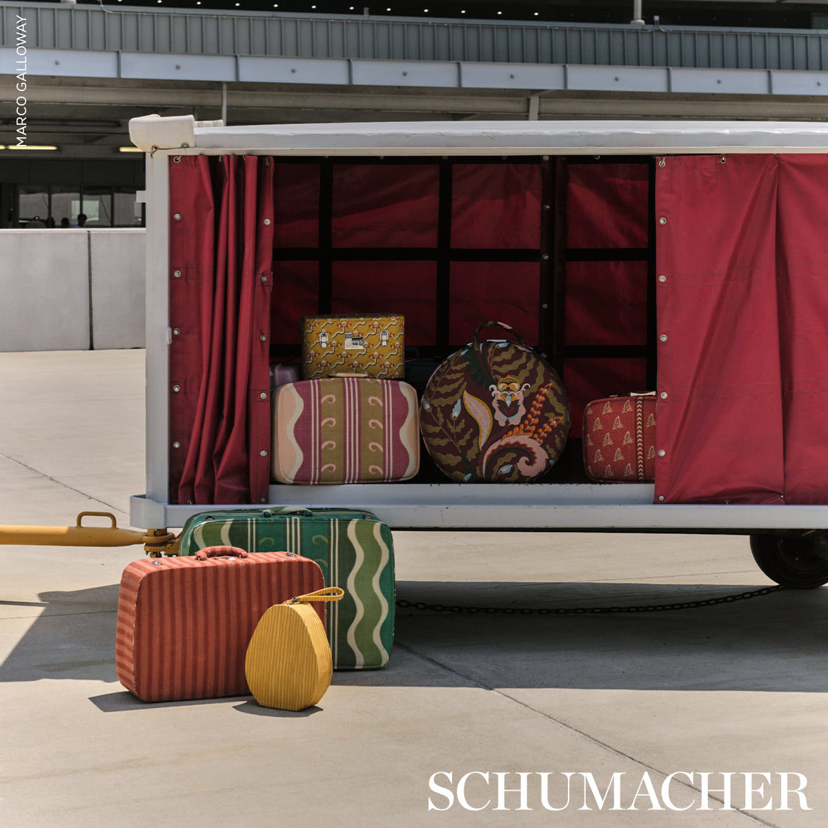 BANGALORE-IMAGINATION-ROUGE-SCHUMACHER-182601 - Schumacher Fabric
