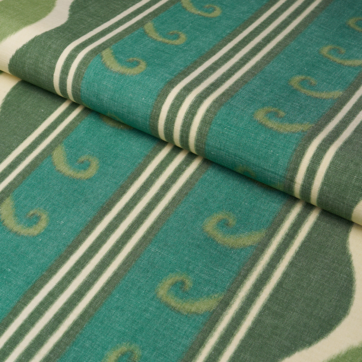ROMAN-REVERIE-TEAL-LEAF-SCHUMACHER-182630