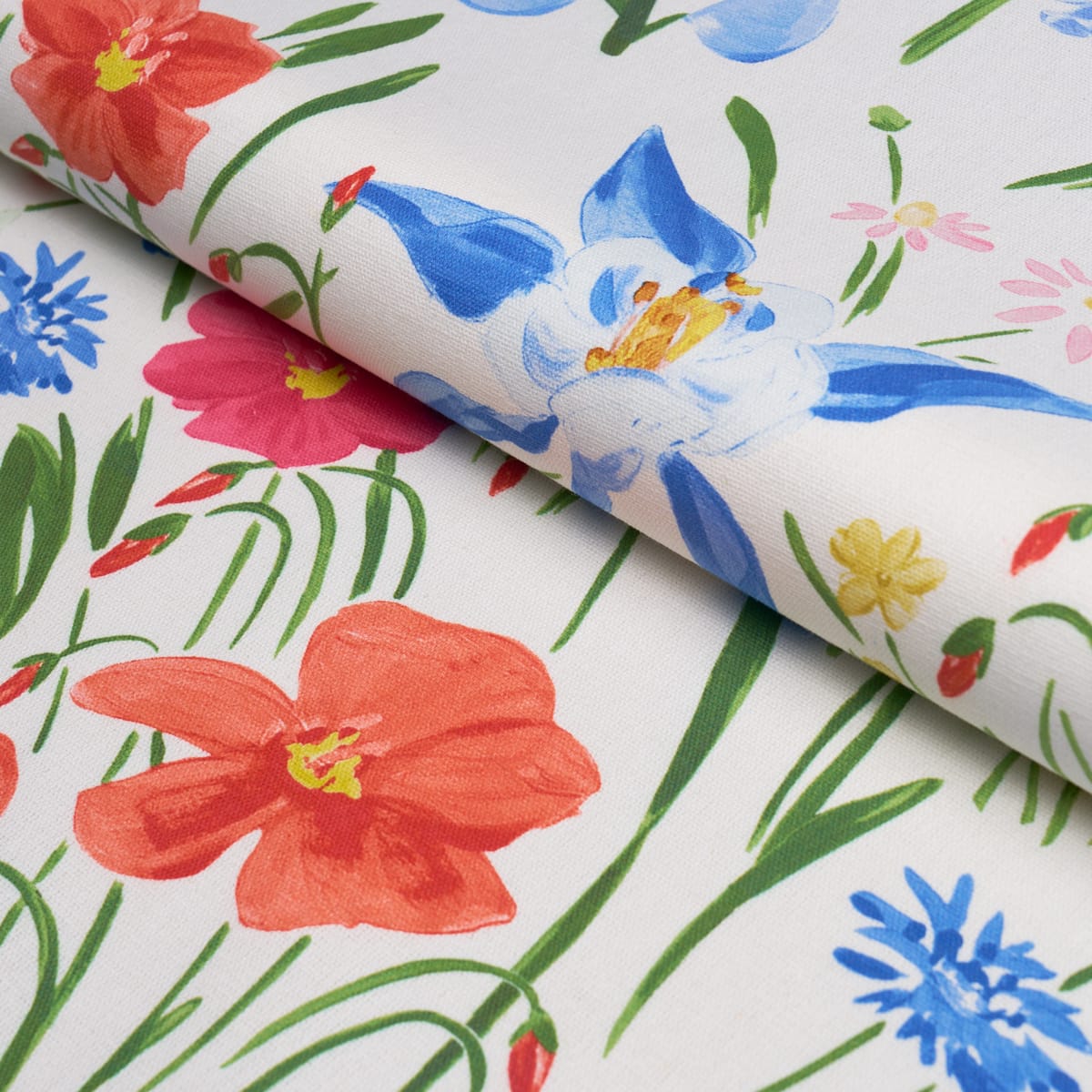 OZ-FLORAL-MULTI-SCHUMACHER-182852 - Schumacher Fabric