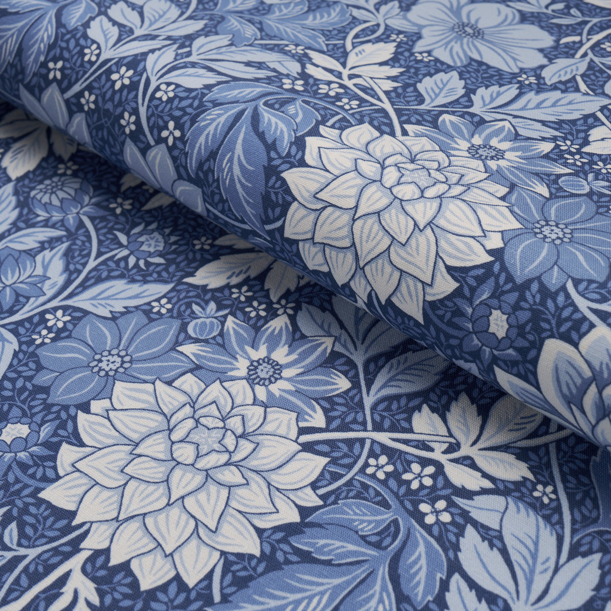 DAHLIA-GARDEN-BLUE-AND-WHITE-SCHUMACHER-182972 - Schumacher Fabric