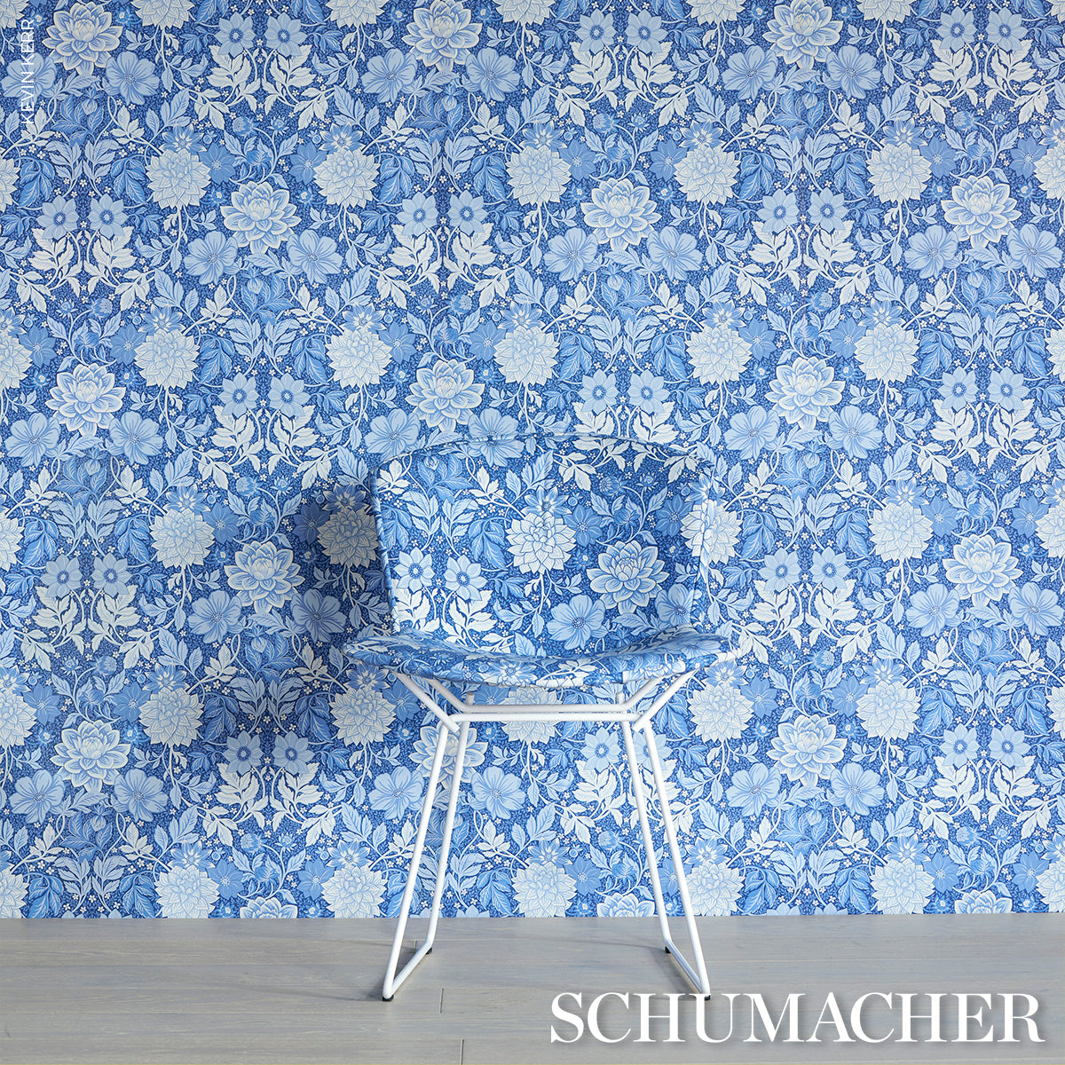 DAHLIA-GARDEN-BLUE-AND-WHITE-SCHUMACHER-182972 - Schumacher Fabric