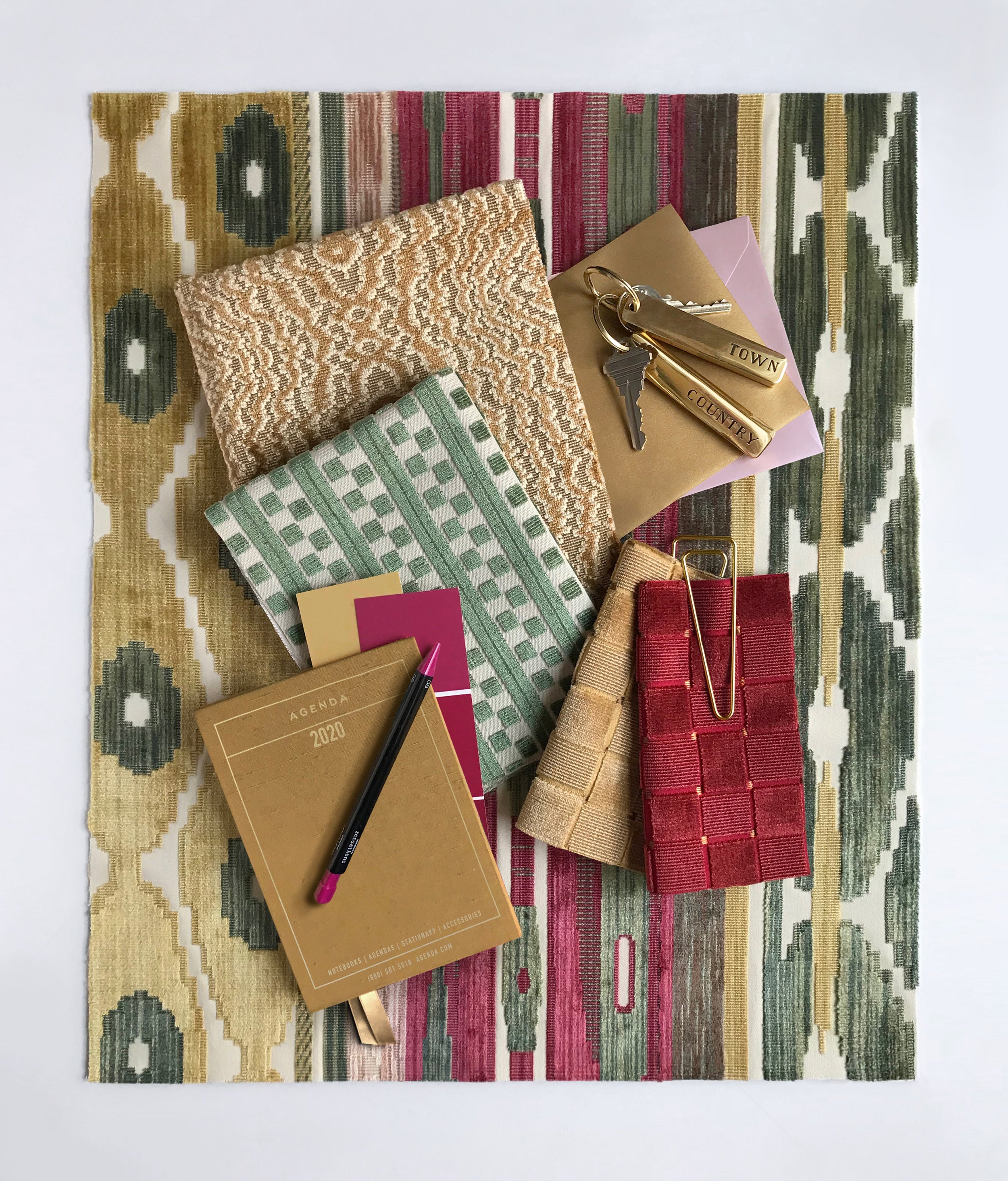 Desning Velvet - Pink/Gold - Lee Jofa Fabric