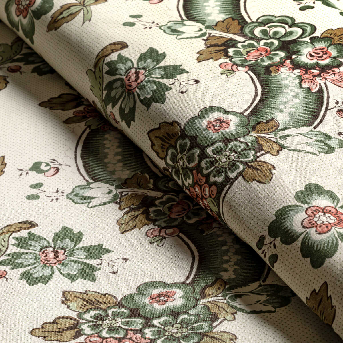 Benday Print - Green/Rose - LEE JOFA Tela