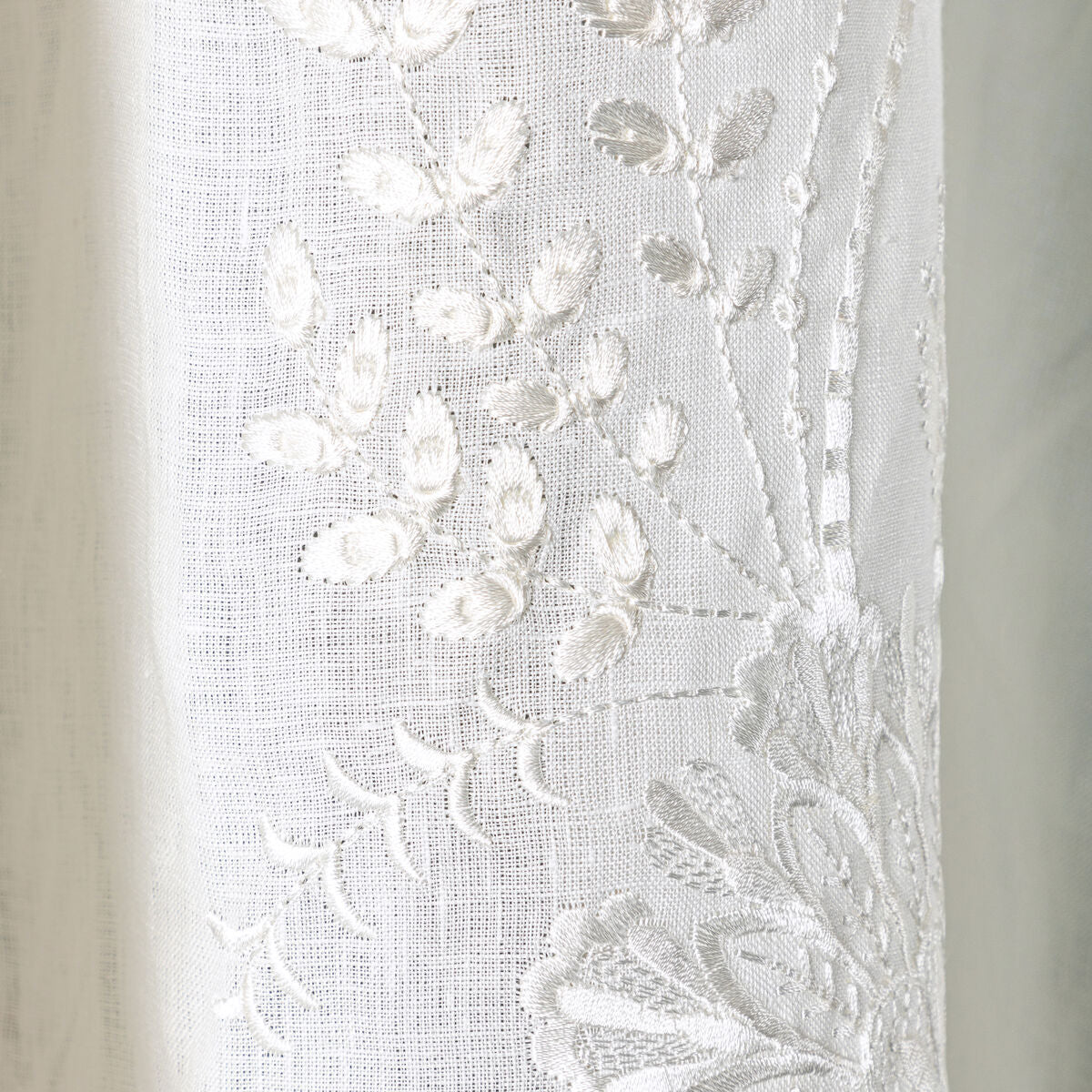 Valencia Sheer - Ivory - Lee Jofa Fabric