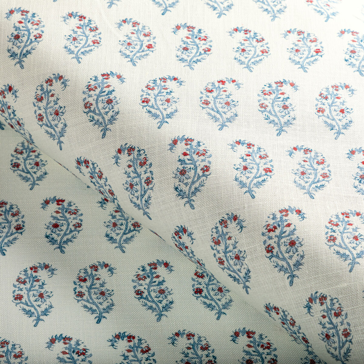 Indiennes Paisley - Berry - Lee Jofa Fabric