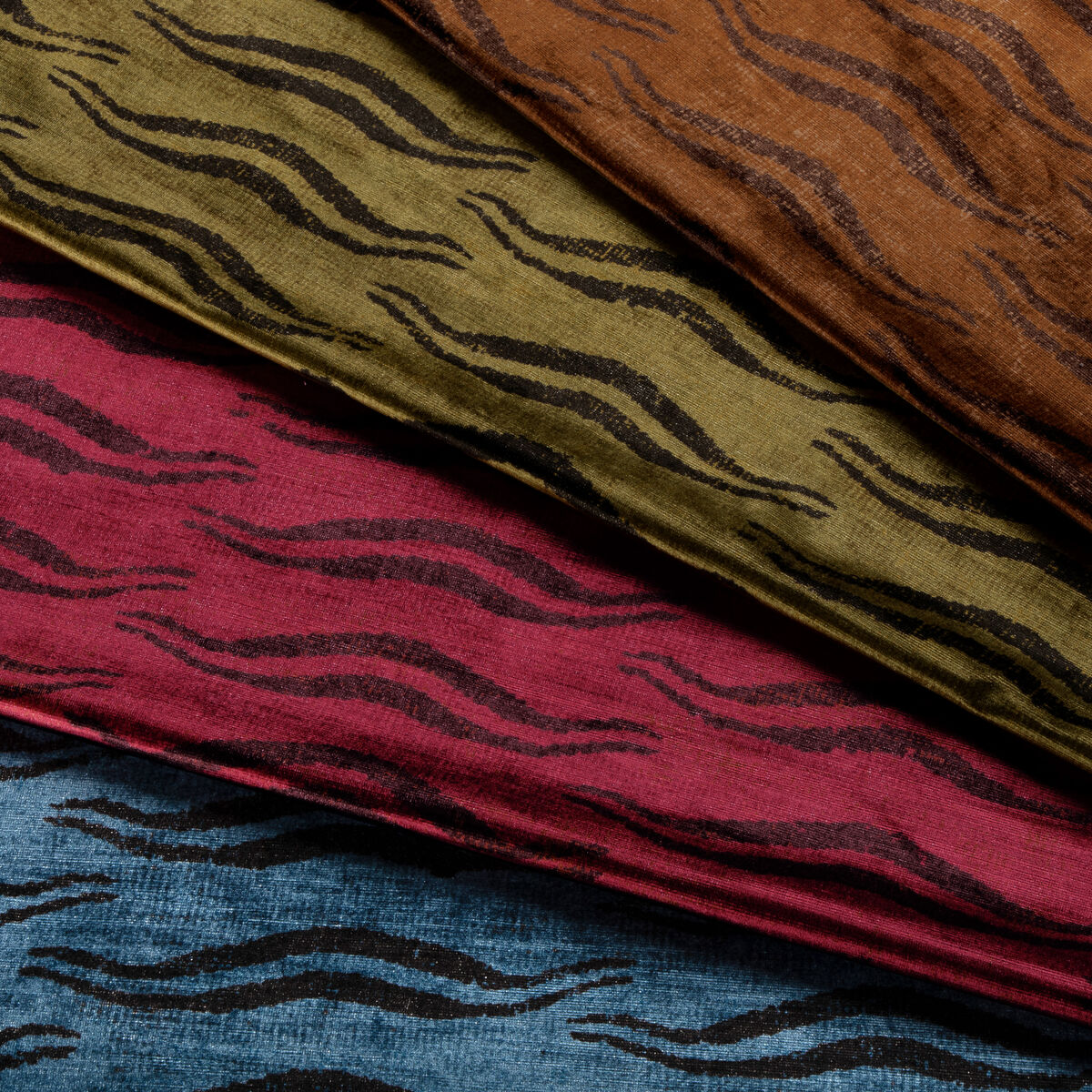 Beckett Velvet - Garnet - Lee Jofa Fabric