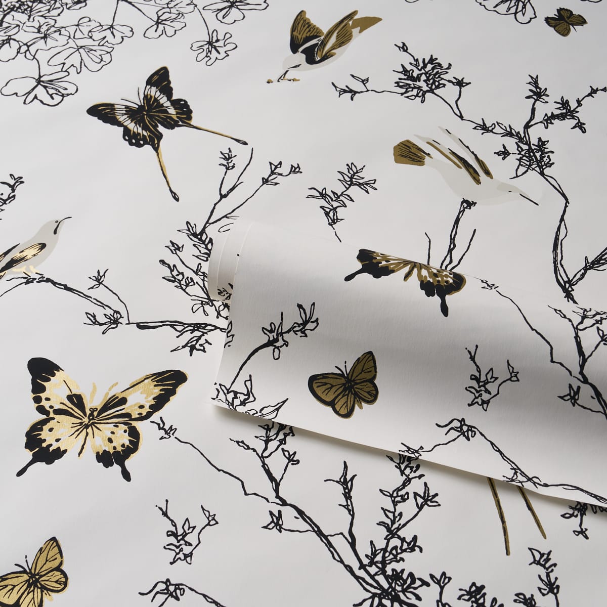 BIRDS-BUTTERFLIES-NEUTRAL-SCHUMACHER-2704424 - Schumacher Wallpaper