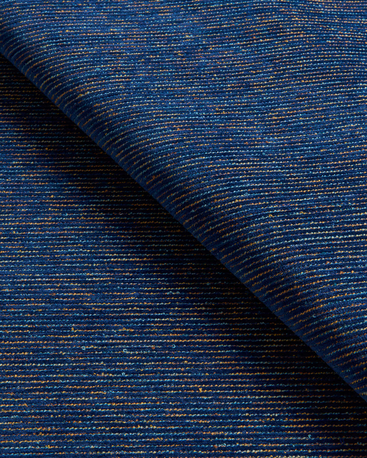 Niko - Dusk - KRAVET CONTRACT Tela