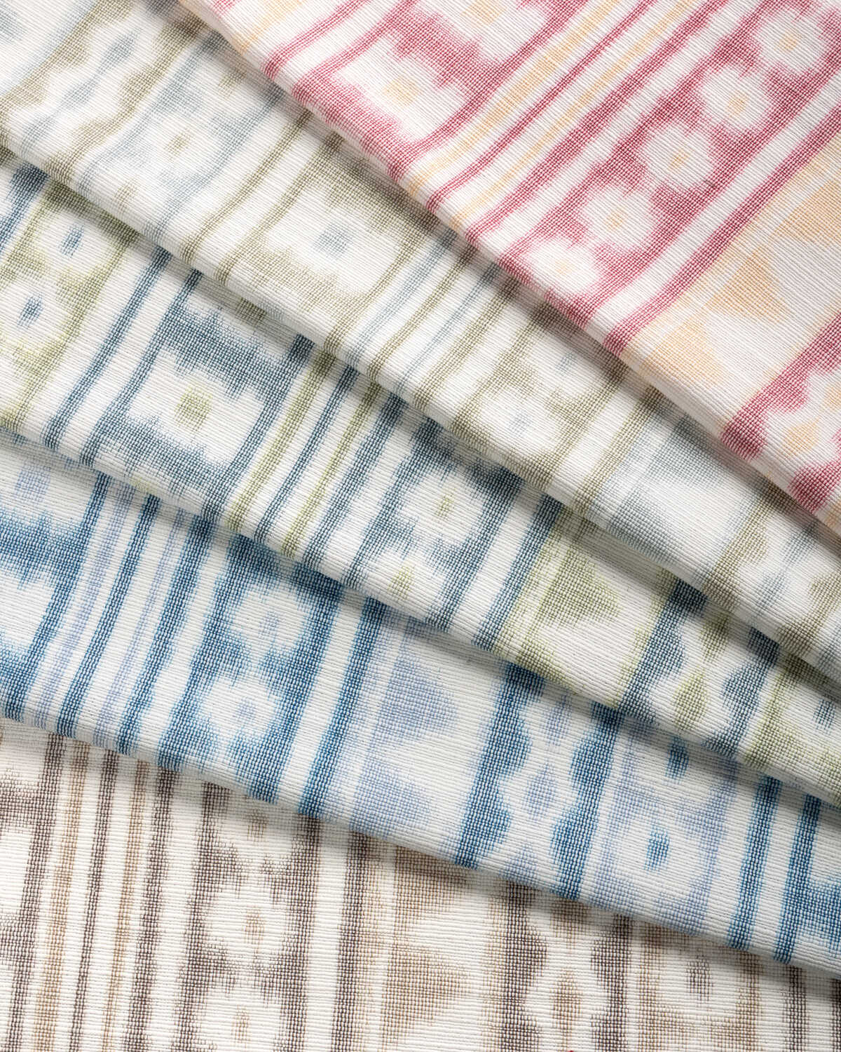 Saira - Berry - KRAVET DESIGN Tela