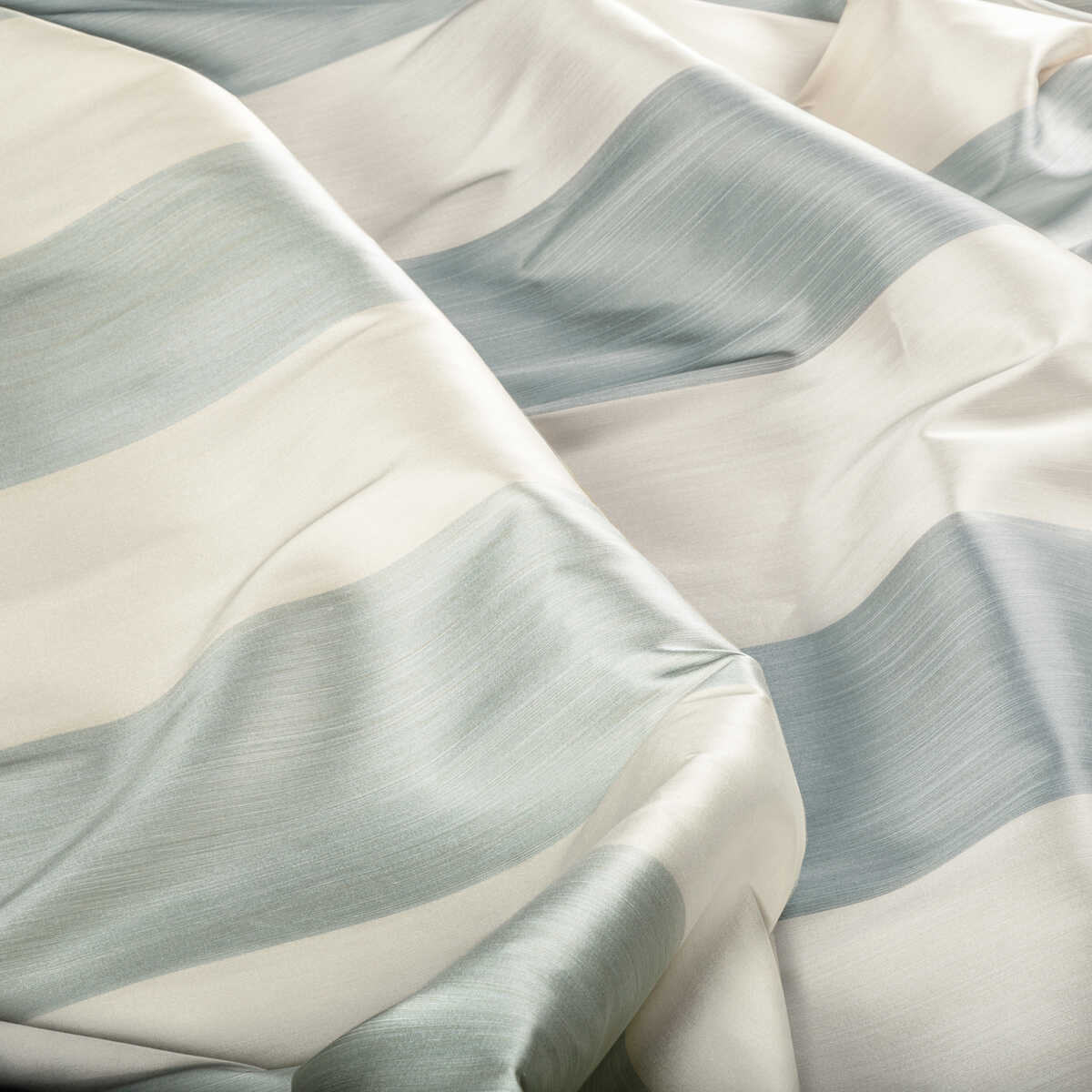 Line Drawn - Charcoal - KRAVET COUTURE Fabric