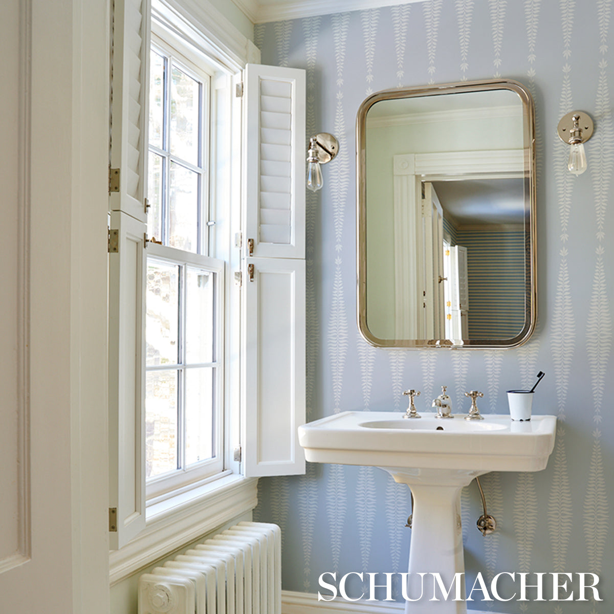 FERN-TREE-CLOUD-SCHUMACHER-5005075 - Schumacher Wallpaper