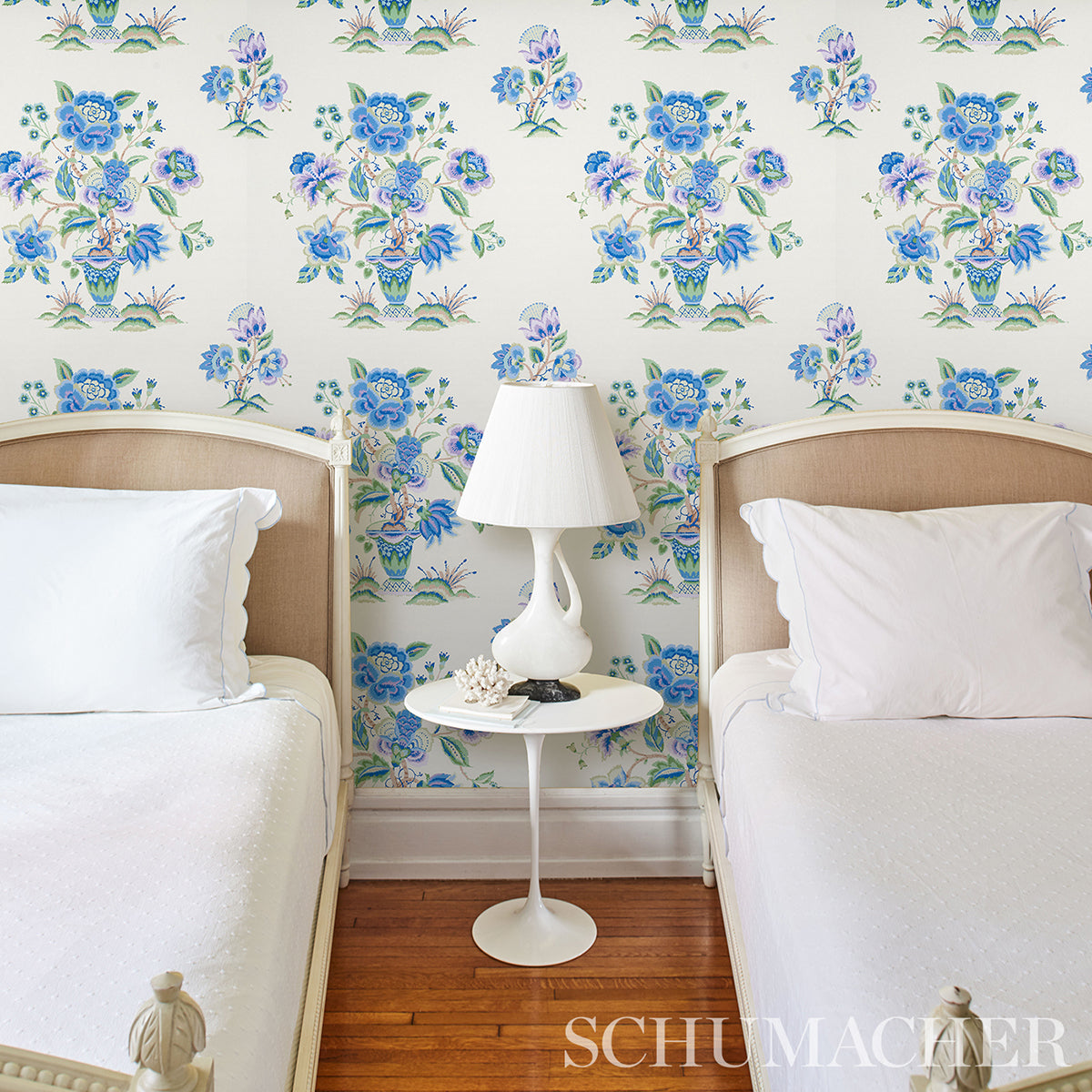 Ashford Cornflower & Lilac wallpaper by Schumacher, 5013181 — view 4 - Schumacher Wallpaper