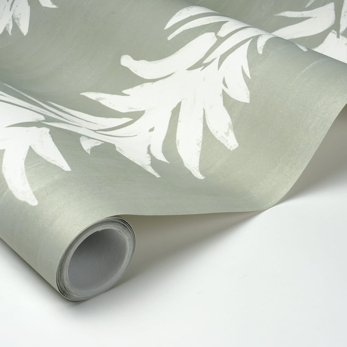 WHITE-LOTUS-COOL-GREEN-SCHUMACHER-5013666 - Schumacher Wallpaper
