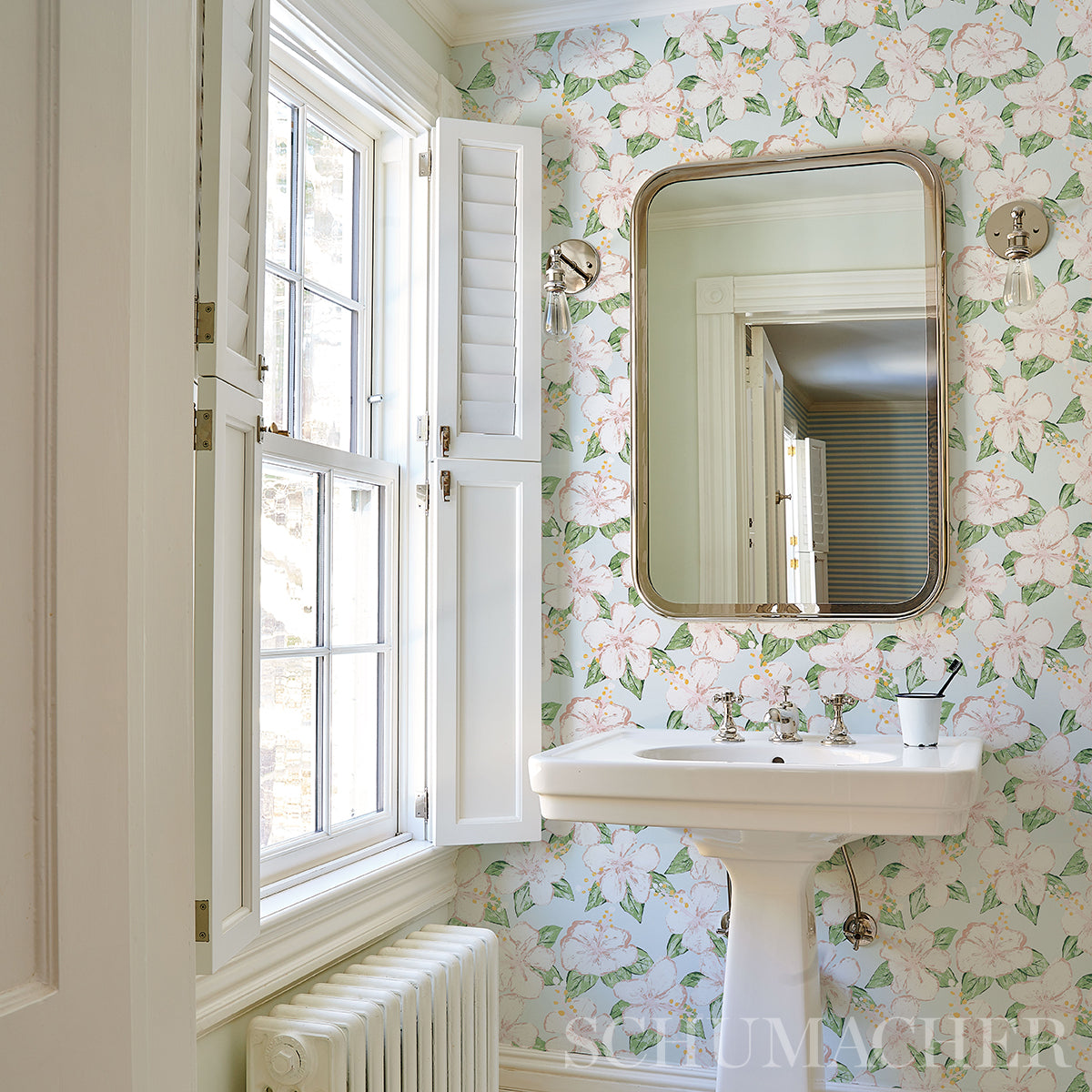 Fabienne Sky wallpaper by Schumacher, 5013810 — view 5 - Schumacher Wallpaper