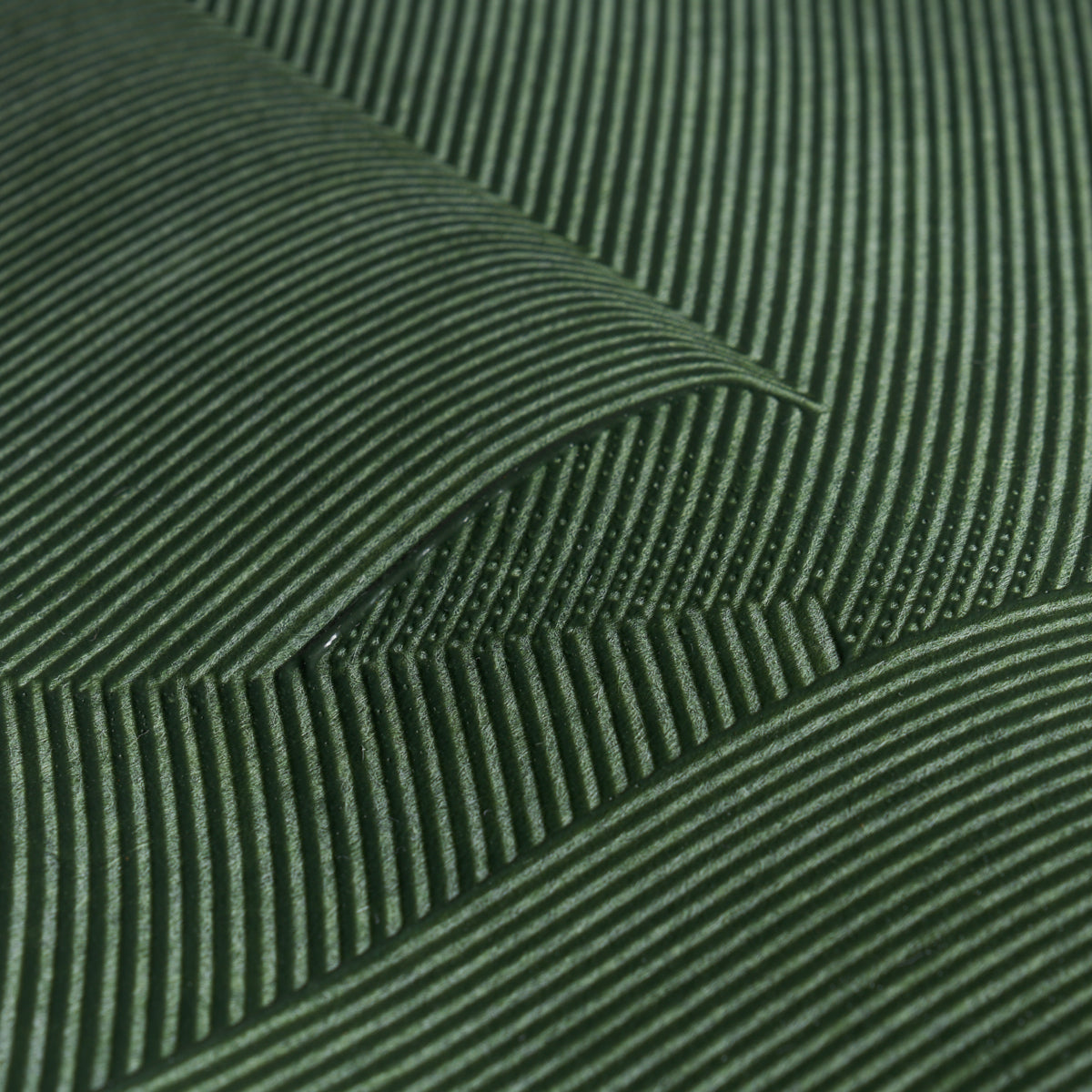 HAND-COMBED-PLASTER-GREEN-LEAF-SCHUMACHER-5013952