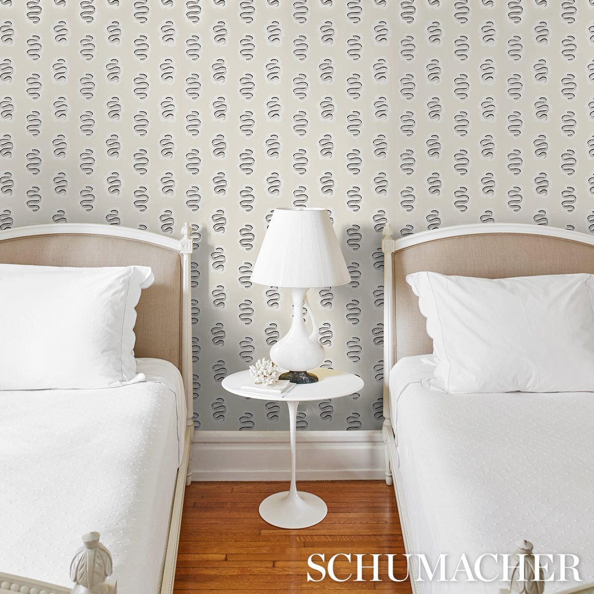 Elsa Sandstone wallpaper by Schumacher, 5014811 — view 5 - Schumacher Wallpaper