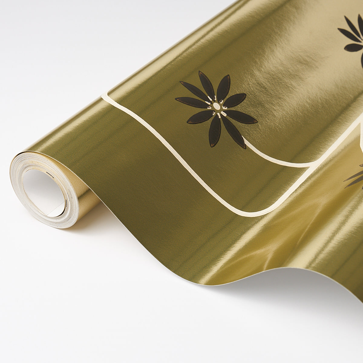 HOLLYWOOD-GRAPE-PALE-GOLD-SCHUMACHER-5015021 - Schumacher Wallpaper
