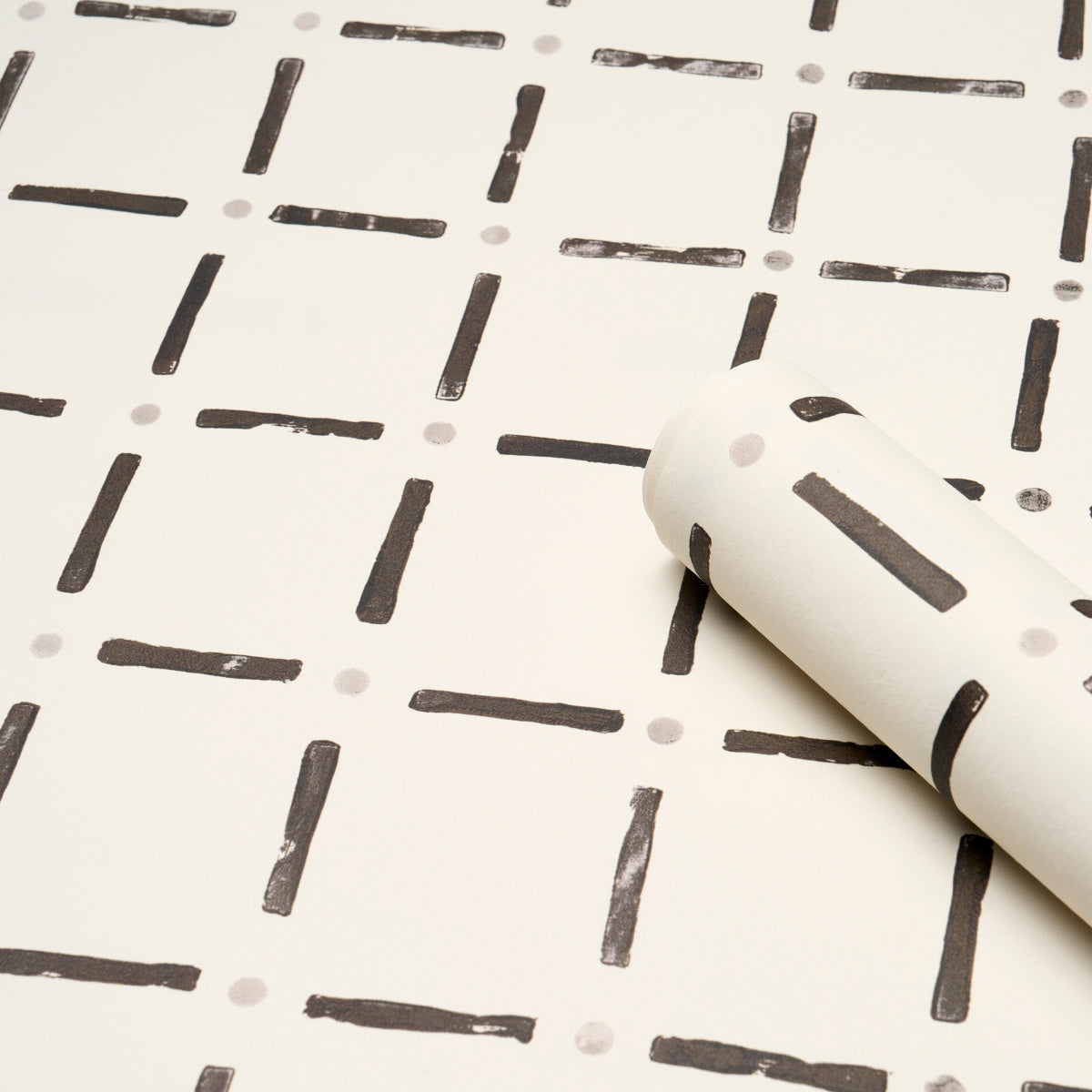 Drifting Grid Black wallpaper by Schumacher, 5015610 — view 4 - Schumacher Wallpaper