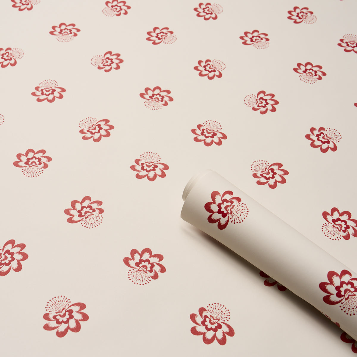 Auclair Floral Red wallpaper by Schumacher, 5016480 — view 4 - Schumacher Wallpaper