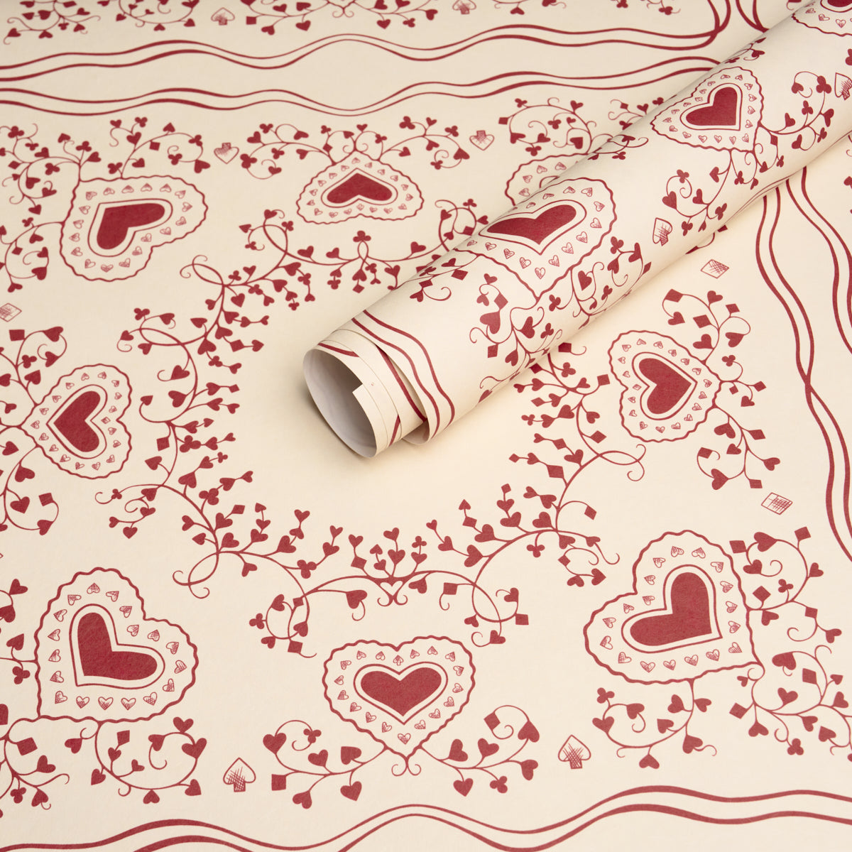 GARDEN-OF-HEARTS-RED-SCHUMACHER-5017861
