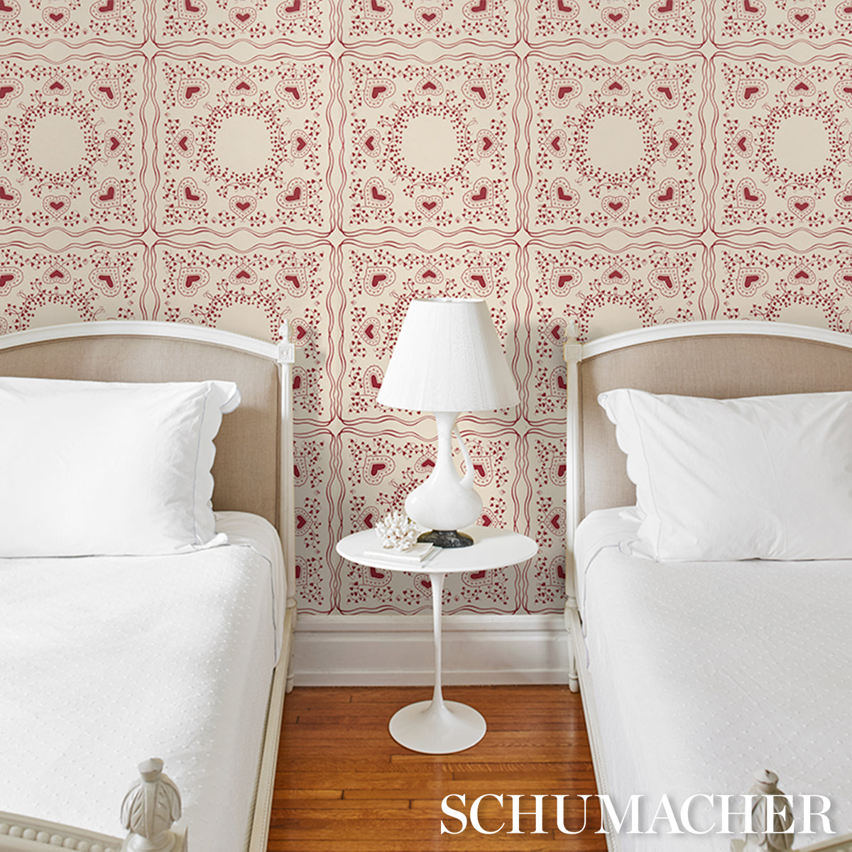 GARDEN-OF-HEARTS-RED-SCHUMACHER-5017861