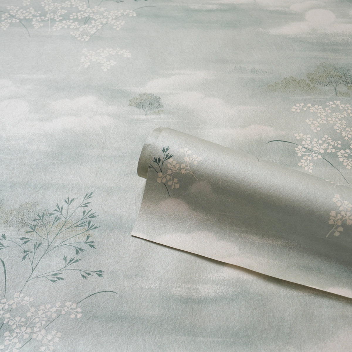 CALM-SKIES-SKY-SCHUMACHER-5018040 - Schumacher Wallpaper
