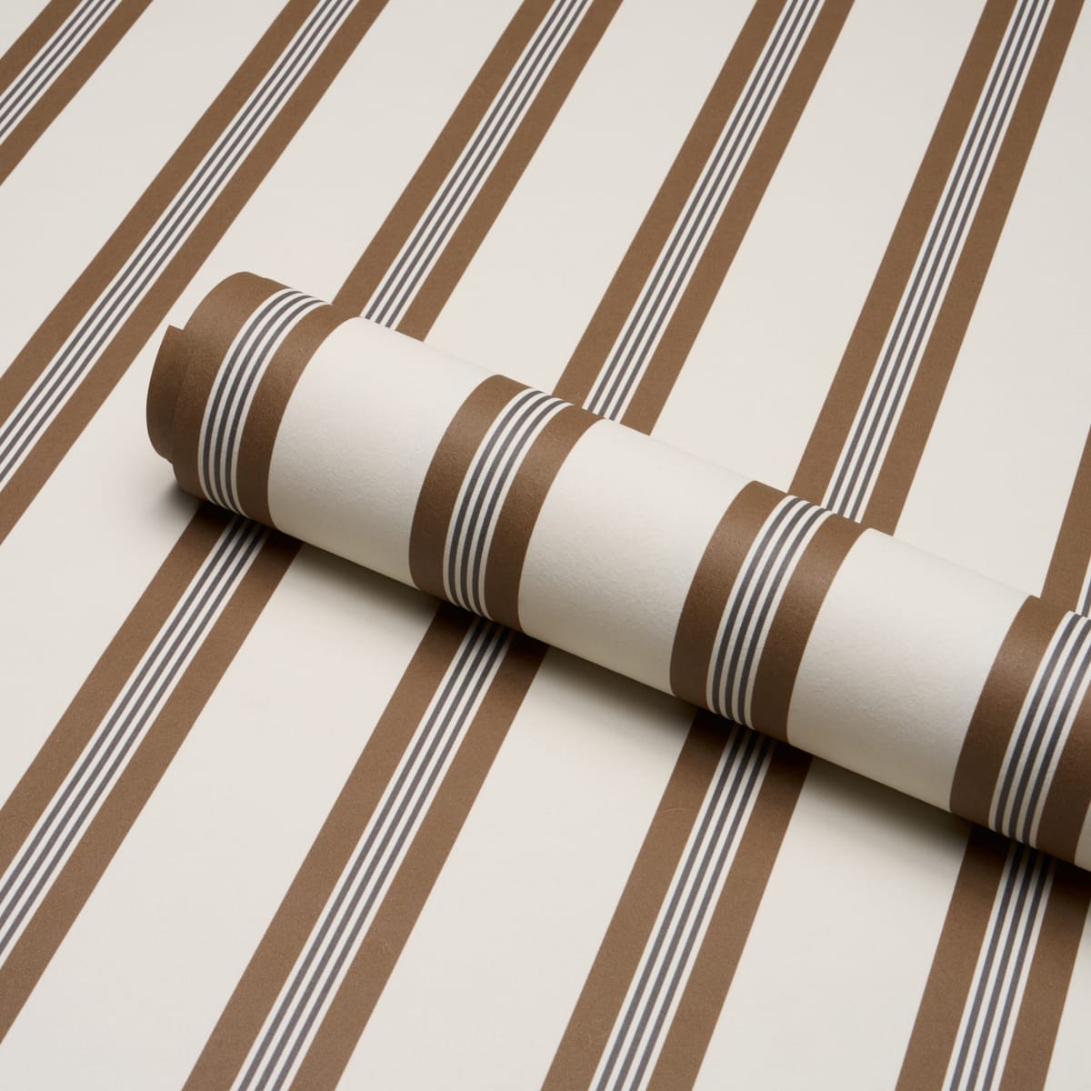 CHATHAM-STRIPE-UMBER-SCHUMACHER-5018174 - Schumacher Wallpaper