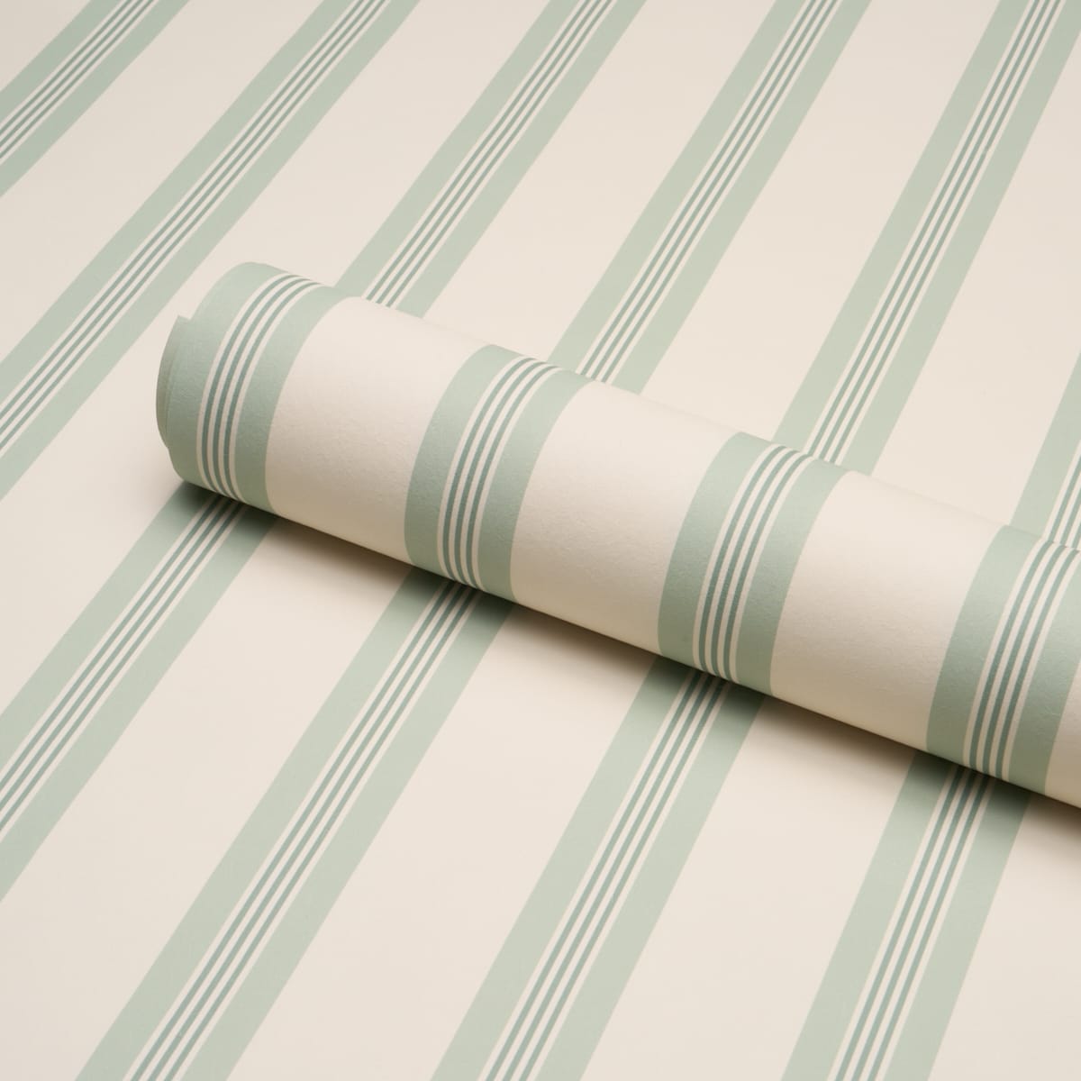 CHATHAM-STRIPE-CELADON-SCHUMACHER-5018175 - Schumacher Wallpaper
