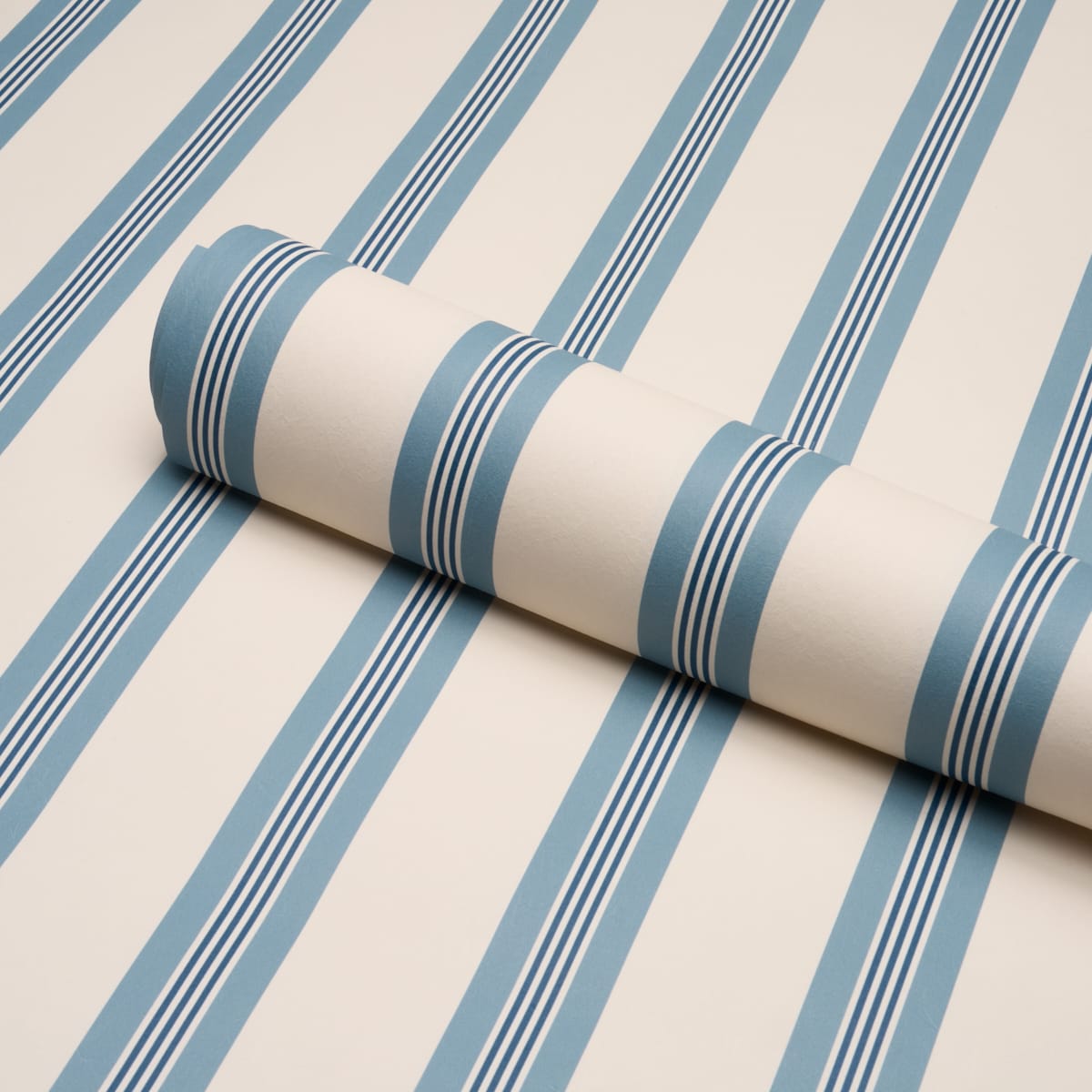 CHATHAM-STRIPE-DELFT-SCHUMACHER-5018176 - Schumacher Wallpaper