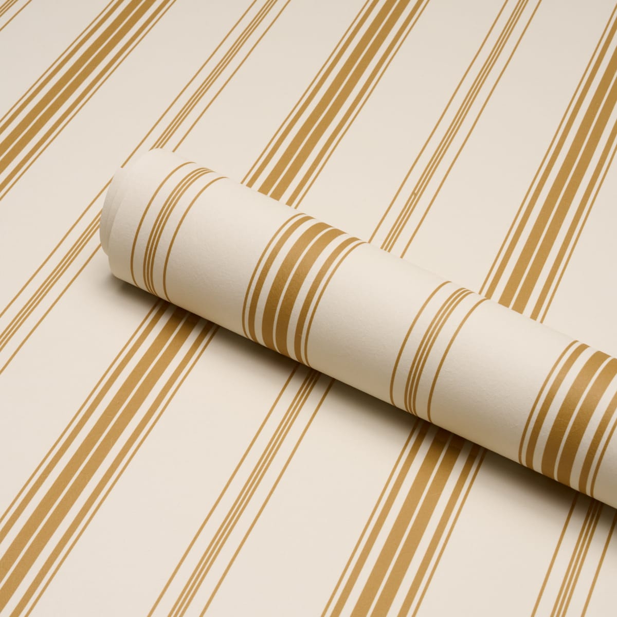 COCO-STRIPE-MARIGOLD-SCHUMACHER-5018192 - Schumacher Wallpaper