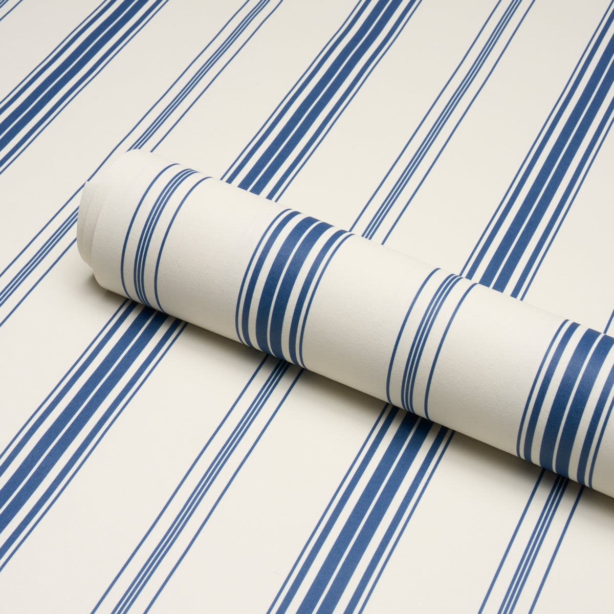 COCO-STRIPE-INDIGO-SCHUMACHER-5018194 - Schumacher Wallpaper
